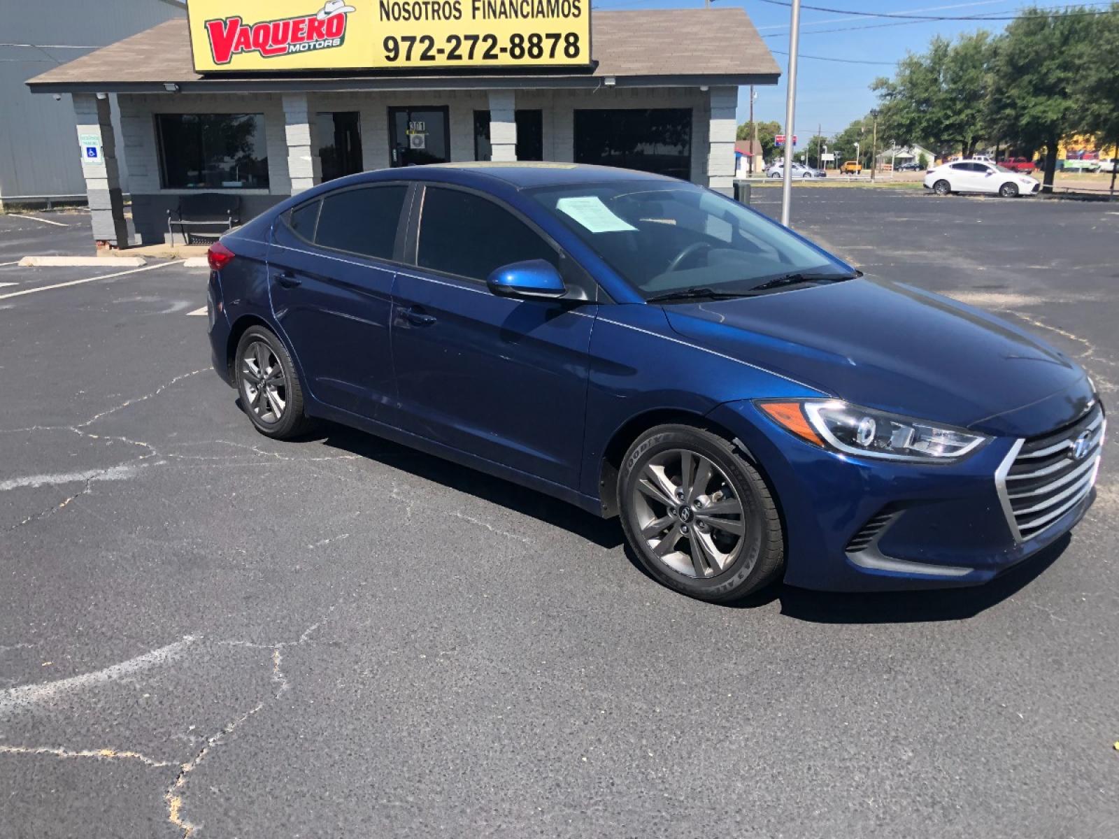 2017 Hyundai Elantra Limited (5NPD84LF1HH) with an 1.8L L4 DOHC 16V engine, 6A transmission, located at 301 S.first st, garland , TX, 75040, (972) 272-8878, 32.910500, -96.631042 - Photo #2