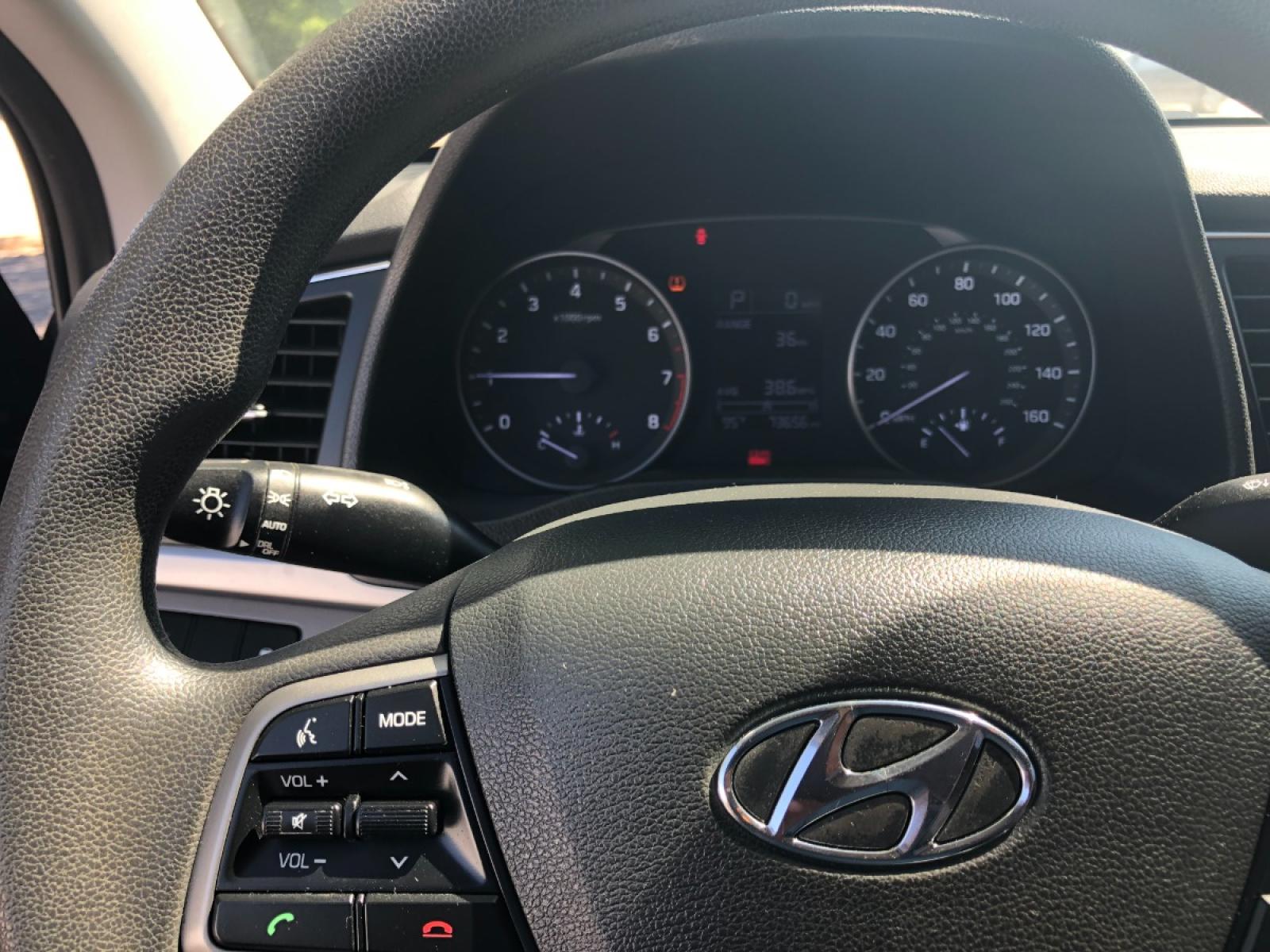 2017 Hyundai Elantra Limited (5NPD84LF1HH) with an 1.8L L4 DOHC 16V engine, 6A transmission, located at 301 S.first st, garland , TX, 75040, (972) 272-8878, 32.910500, -96.631042 - Photo #5