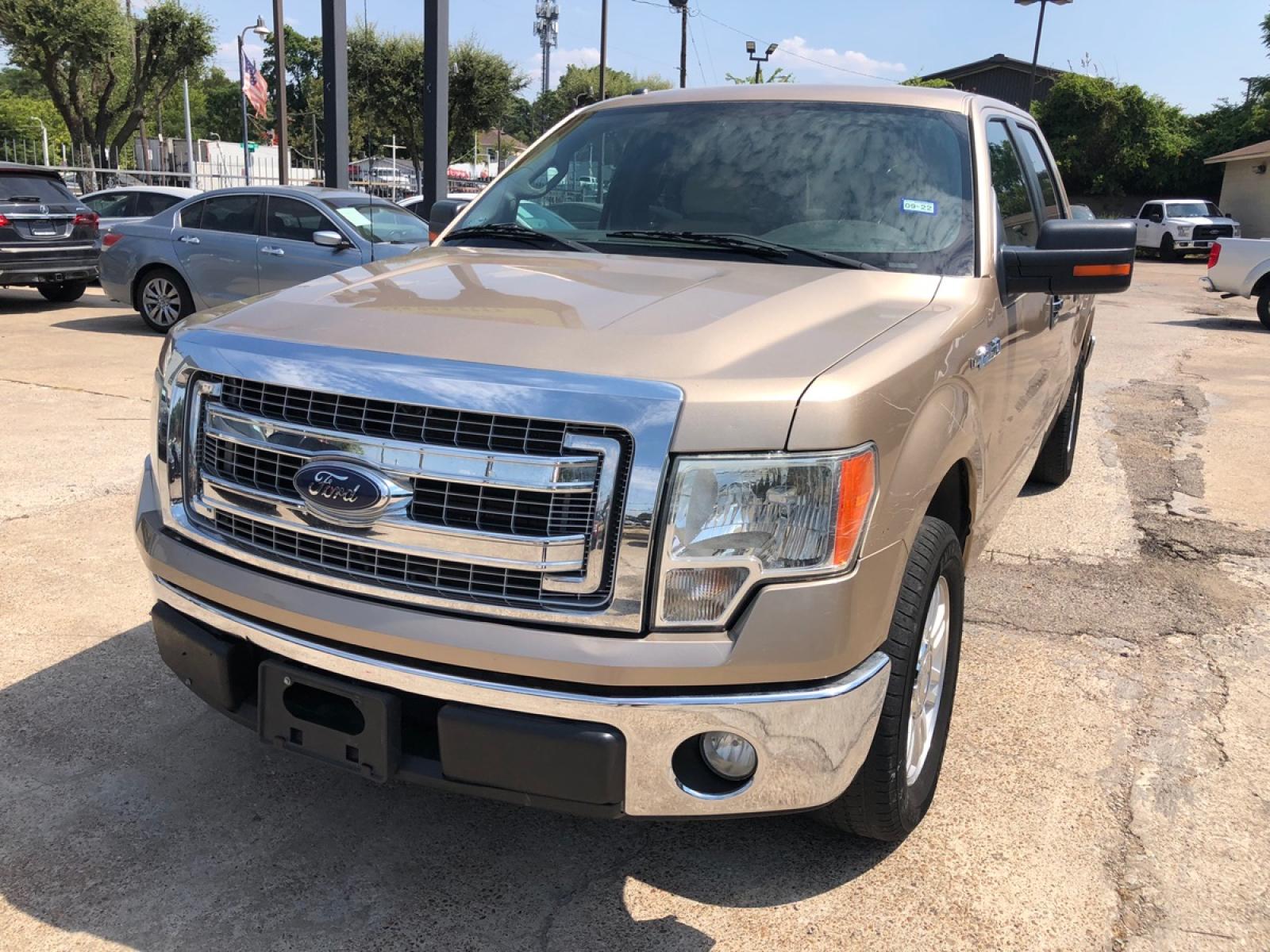 2014 Ford F-150 FX2 SuperCrew 5.5-ft. Bed 2WD (1FTFW1CF1EK) with an 5.0L V8 engine, 6-Speed Automatic transmission, located at 301 S.first st, garland , TX, 75040, (972) 272-8878, 32.910500, -96.631042 - Photo #0