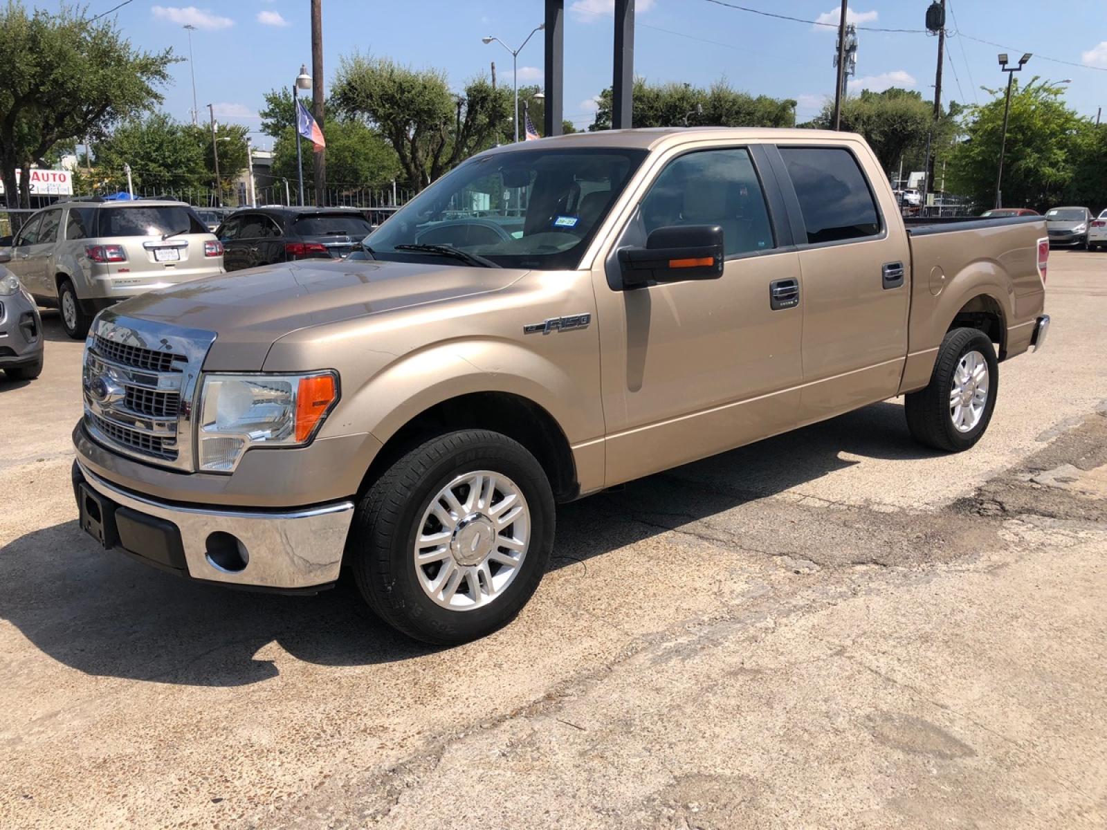 2014 Ford F-150 FX2 SuperCrew 5.5-ft. Bed 2WD (1FTFW1CF1EK) with an 5.0L V8 engine, 6-Speed Automatic transmission, located at 301 S.first st, garland , TX, 75040, (972) 272-8878, 32.910500, -96.631042 - Photo #2