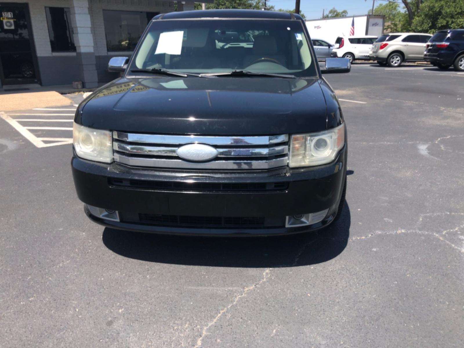 2012 Ford Flex Limited FWD (2FMGK5DC4CB) with an 3.5L V6 DOHC 24V engine, 6-Speed Automatic Overdrive transmission, located at 301 S.first st, garland , TX, 75040, (972) 272-8878, 32.910500, -96.631042 - Photo #0