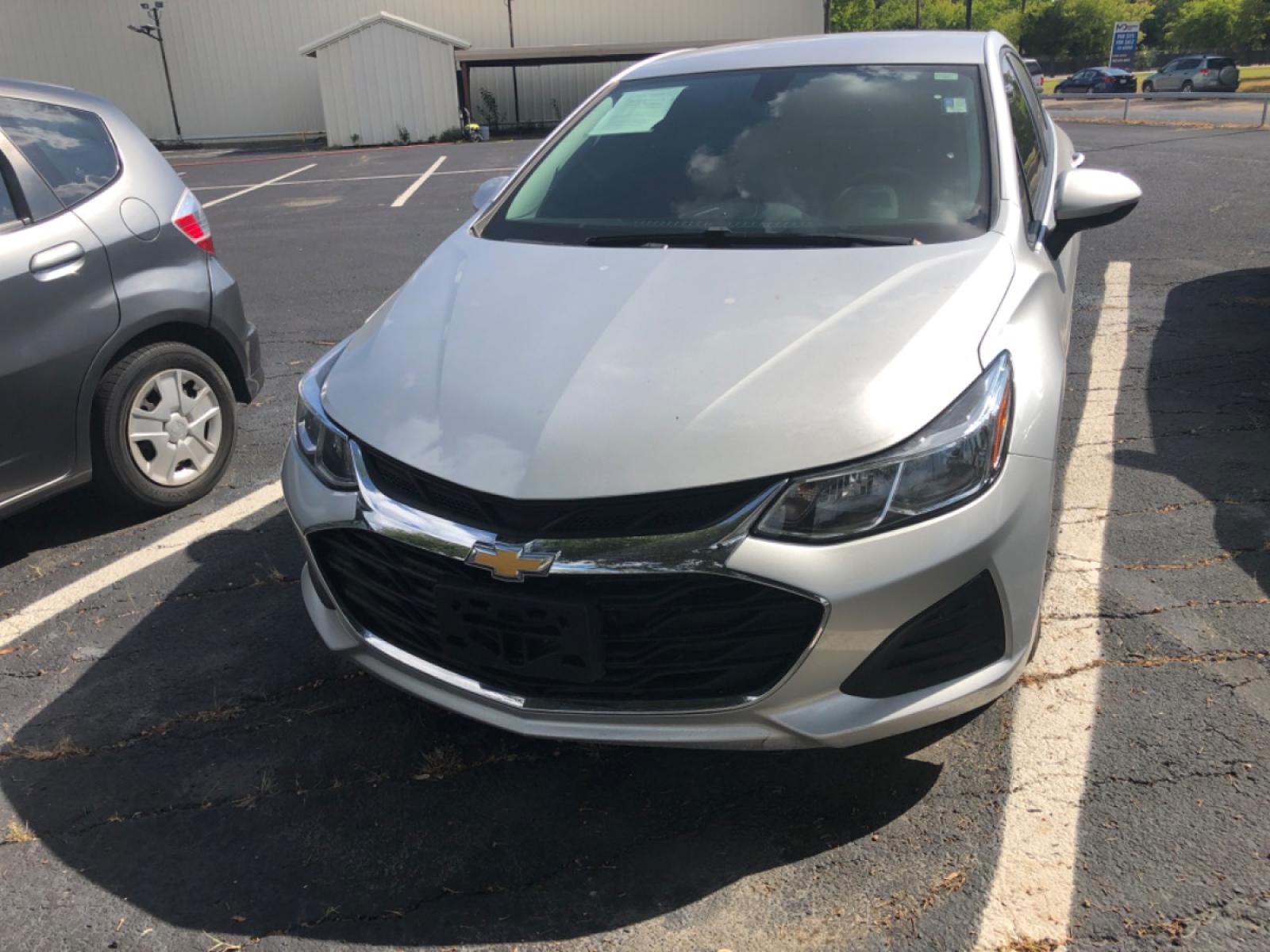 2019 Silver Chevrolet Cruze LS (1G1BJ5SM7K7) with an 1.4L L4 DOHC 16V TURBO engine, CVT transmission, located at 301 S.first st, garland , TX, 75040, (972) 272-8878, 32.910500, -96.631042 - Photo #0