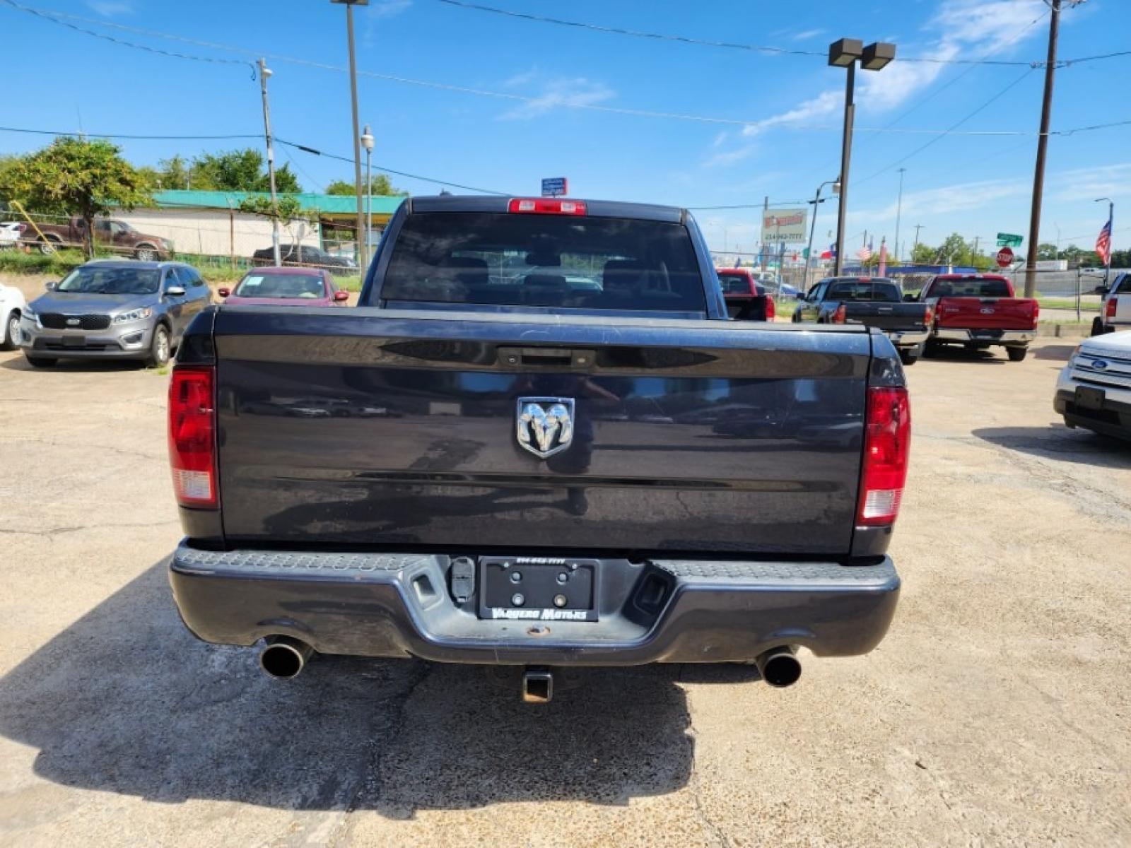 2014 RAM 1500 Tradesman/Express Crew Cab SWB 2WD (1C6RR6KT3ES) with an 5.7L V8 OHV 16V engine, 6-Speed Automatic transmission, located at 301 S.first st, garland , TX, 75040, (972) 272-8878, 32.910500, -96.631042 - Photo #1