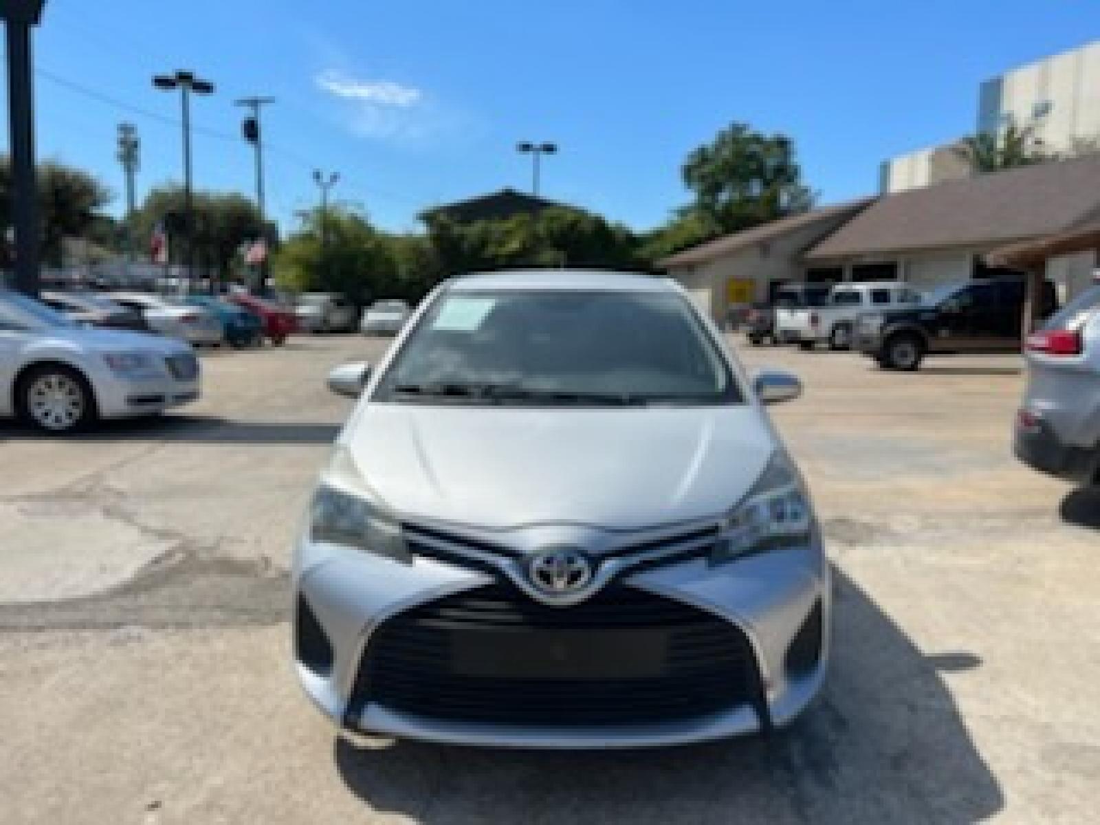 2015 Silver Toyota Yaris LE 5-Door AT (VNKKTUD30FA) with an 1.5L L4 DOHC 16V engine, 4-Speed Automatic transmission, located at 301 S.first st, garland , TX, 75040, (972) 272-8878, 32.910500, -96.631042 - Photo #1
