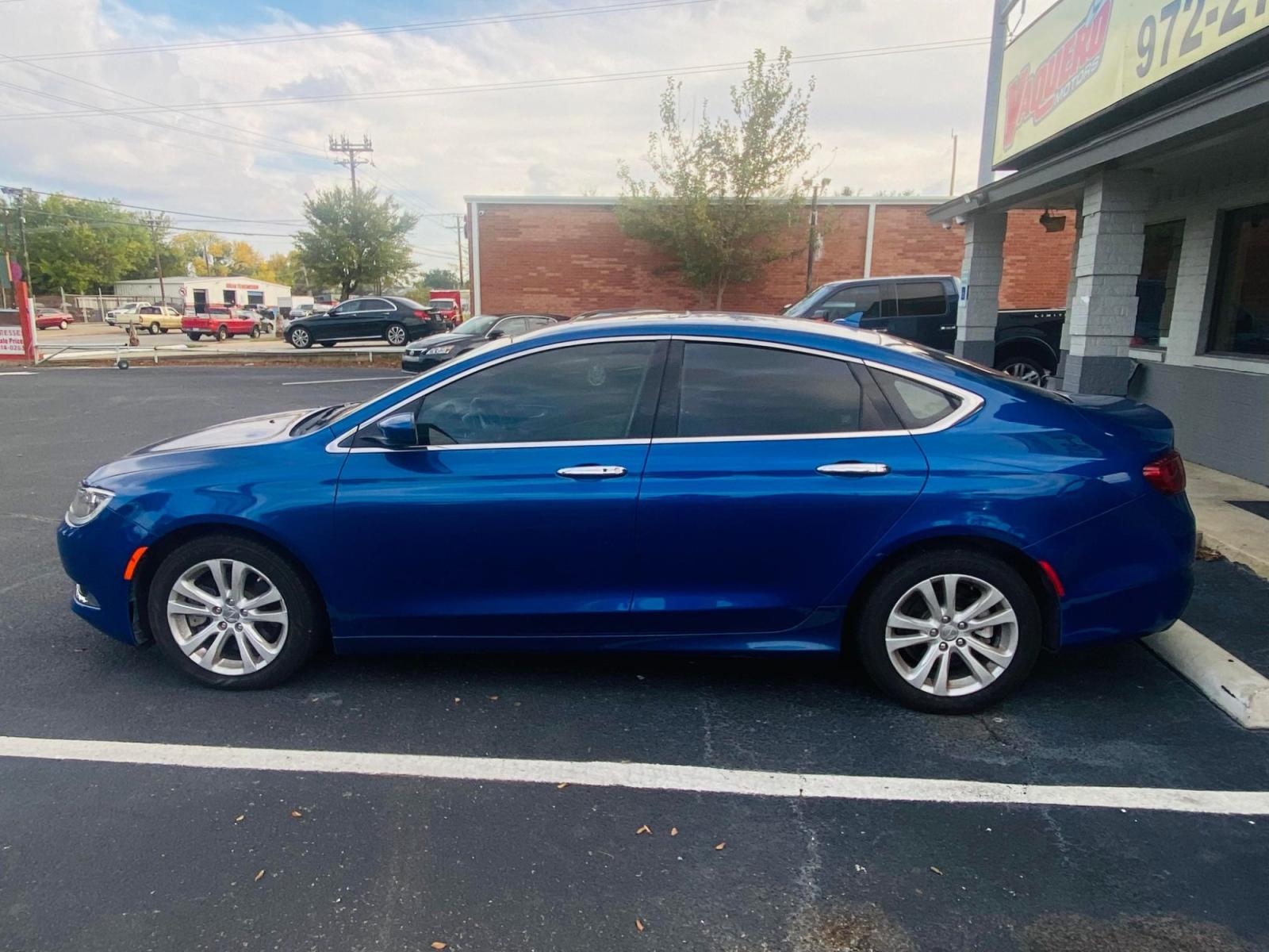 2016 Chrysler 200 Limited (1C3CCCAG8GN) with an 3.6L V6 DOHC 24V FFV engine, 9A transmission, located at 301 S.first st, garland , TX, 75040, (972) 272-8878, 32.910500, -96.631042 - Photo #1