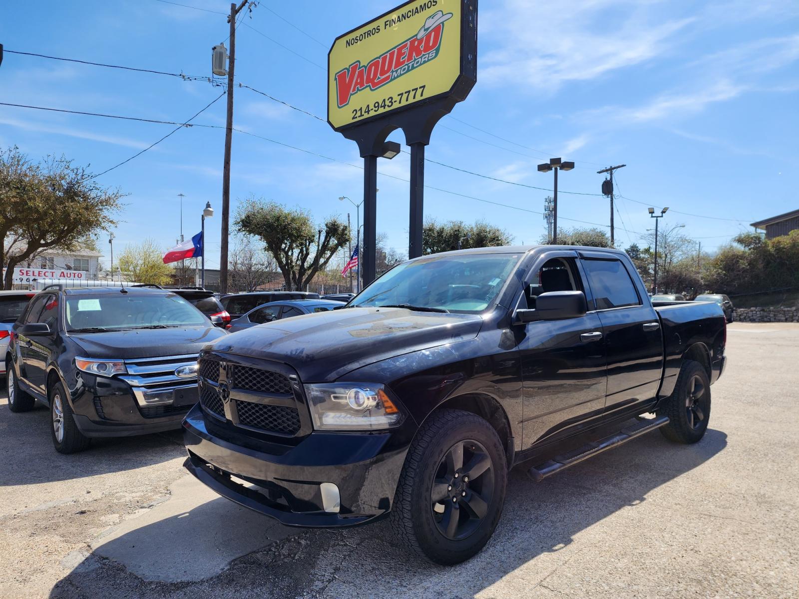 2014 RAM 1500 Tradesman Crew Cab SWB 4WD (1C6RR7KT8ES) with an 5.7L V8 OHV 16V engine, 6-Speed Automatic transmission, located at 945 E. Jefferson Blvd, Dallas, TX, 75203, (214) 943-7777, 32.752514, -96.811630 - Photo #0