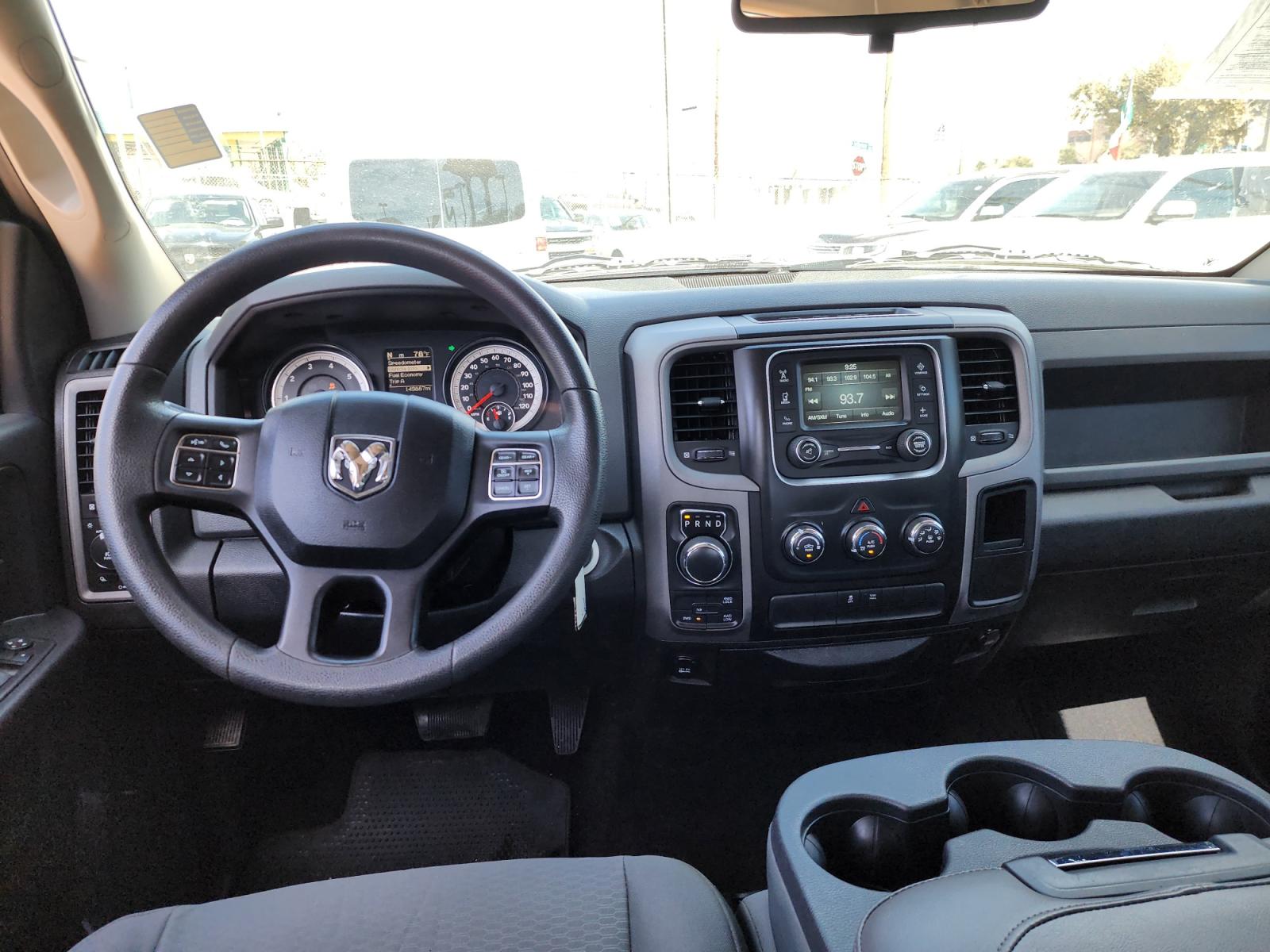 2014 RAM 1500 Tradesman Crew Cab SWB 4WD (1C6RR7KT8ES) with an 5.7L V8 OHV 16V engine, 6-Speed Automatic transmission, located at 945 E. Jefferson Blvd, Dallas, TX, 75203, (214) 943-7777, 32.752514, -96.811630 - Photo #3