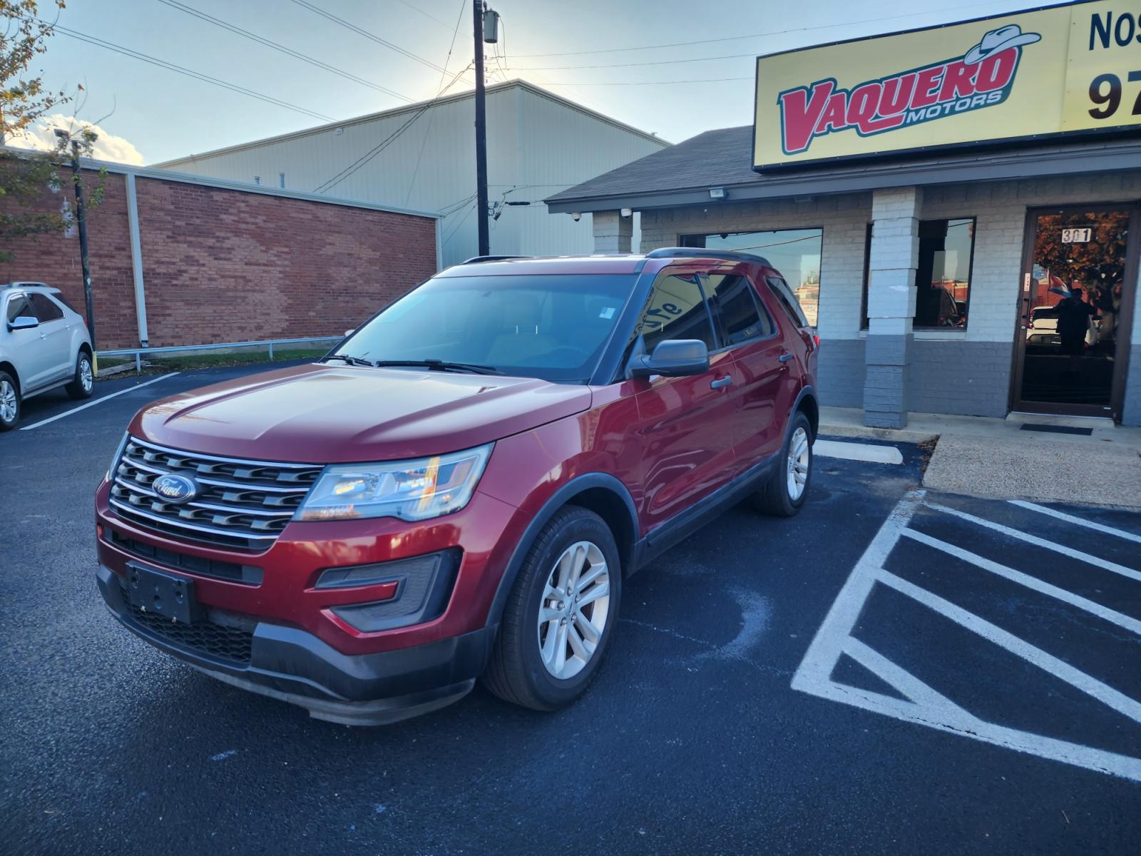 2016 Ford Explorer Base FWD (1FM5K7BH9GG) with an 2.3L L4 DOHC 16V engine, 6-Speed Automatic transmission, located at 945 E. Jefferson Blvd, Dallas, TX, 75203, (214) 943-7777, 32.752514, -96.811630 - Photo #0
