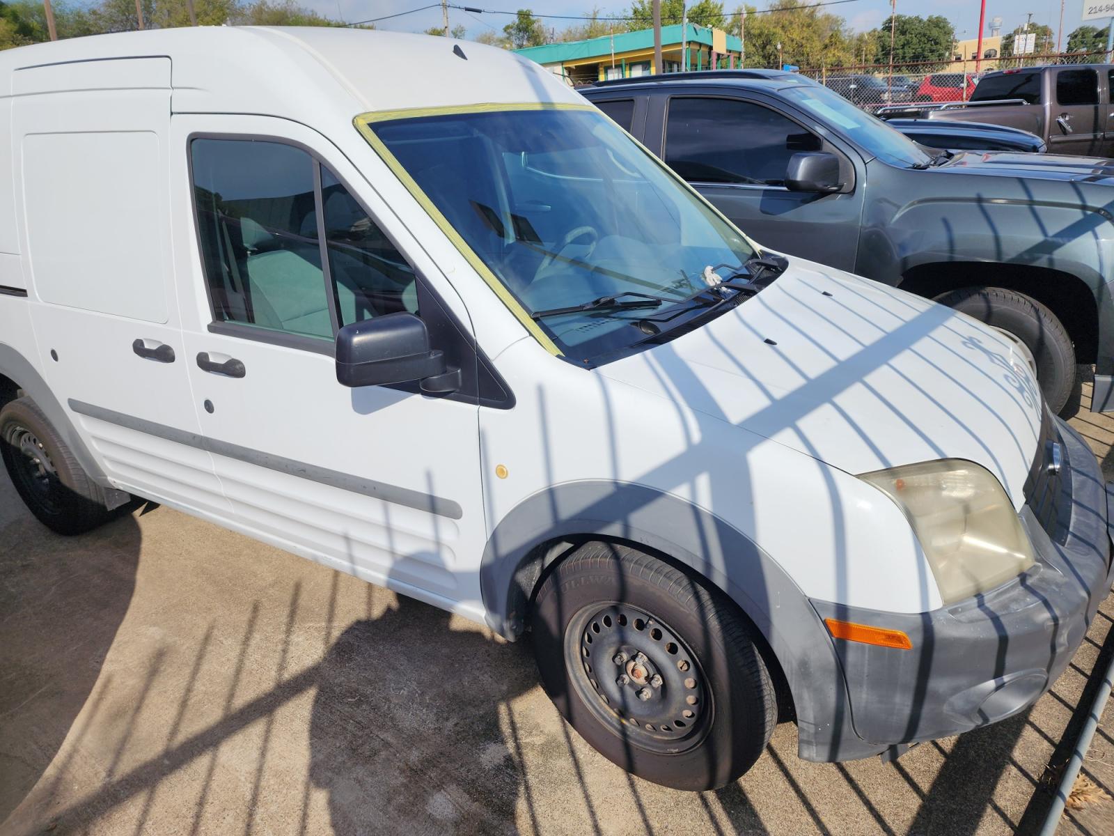 2011 Ford Transit Connect XL with Rear Door Glass ( NM0LS7AN9B) with an 2.0L L4 DOHC 16V engine, 4-Speed Automatic transmission, located at 945 E. Jefferson Blvd, Dallas, TX, 75203, (214) 943-7777, 32.752514, -96.811630 - Photo #1