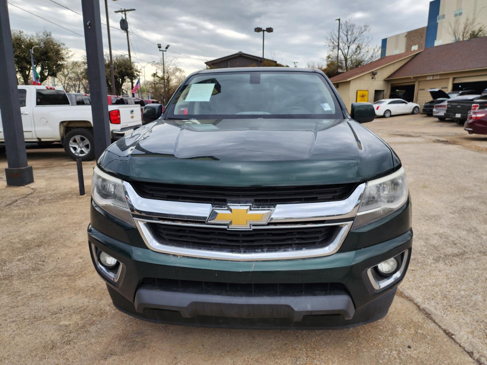 2015 Chevrolet Colorado LT Crew Cab 2WD Long Box (1GCGSBEA5F1) with an 2.5L L4 DOHC 16V GAS engine, 6-Speed Automatic transmission, located at 945 E. Jefferson Blvd, Dallas, TX, 75203, (214) 943-7777, 32.752514, -96.811630 - Photo #1