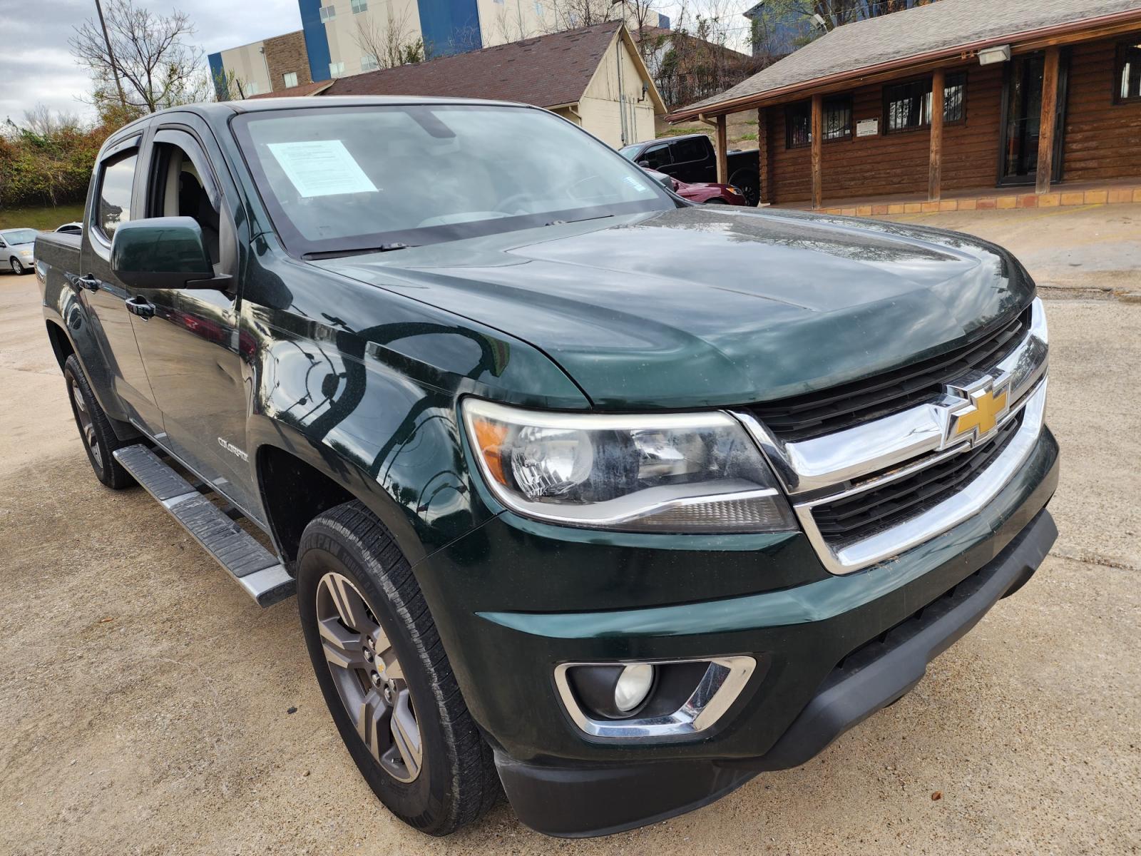 2015 Chevrolet Colorado LT Crew Cab 2WD Long Box (1GCGSBEA5F1) with an 2.5L L4 DOHC 16V GAS engine, 6-Speed Automatic transmission, located at 945 E. Jefferson Blvd, Dallas, TX, 75203, (214) 943-7777, 32.752514, -96.811630 - Photo #2