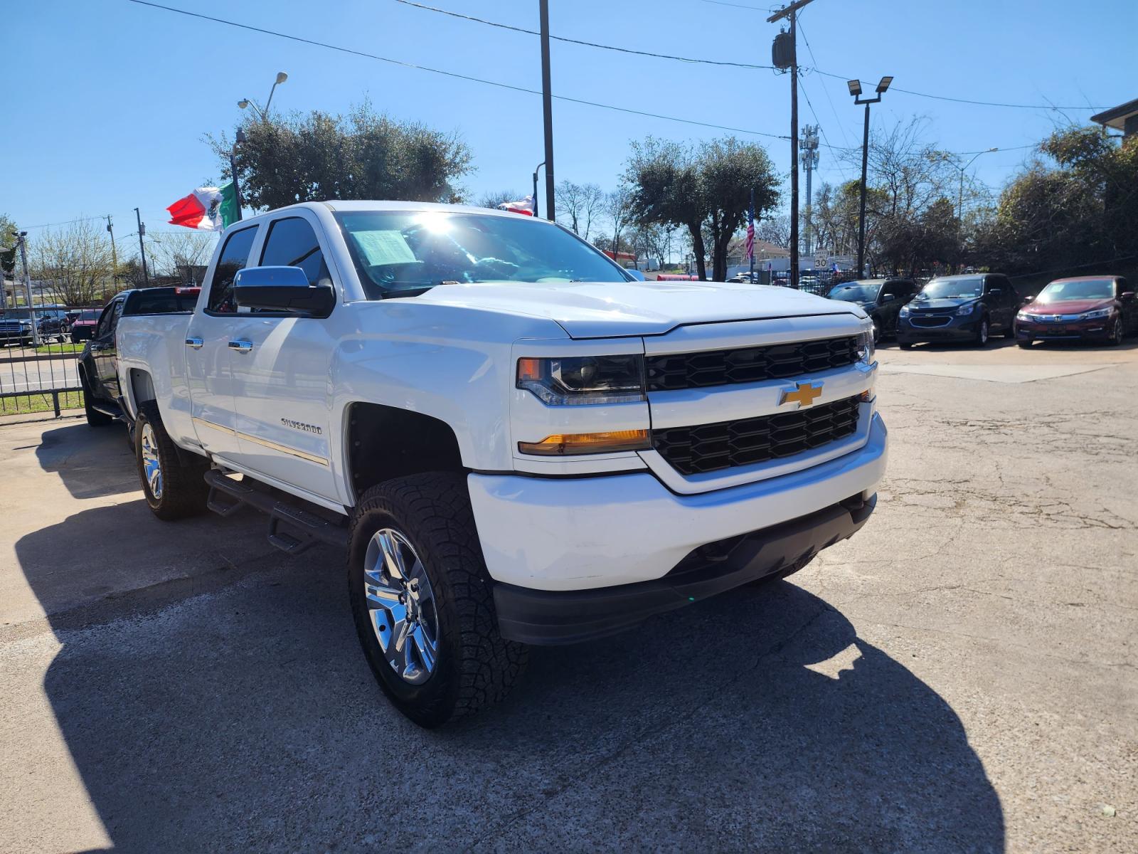 2017 Chevrolet Silverado 1500 Work Truck Double Cab 2WD (1GCRCPEH9HZ) with an 4.3L V6 OHV 12V engine, 6A transmission, located at 945 E. Jefferson Blvd, Dallas, TX, 75203, (214) 943-7777, 32.752514, -96.811630 - Photo #2