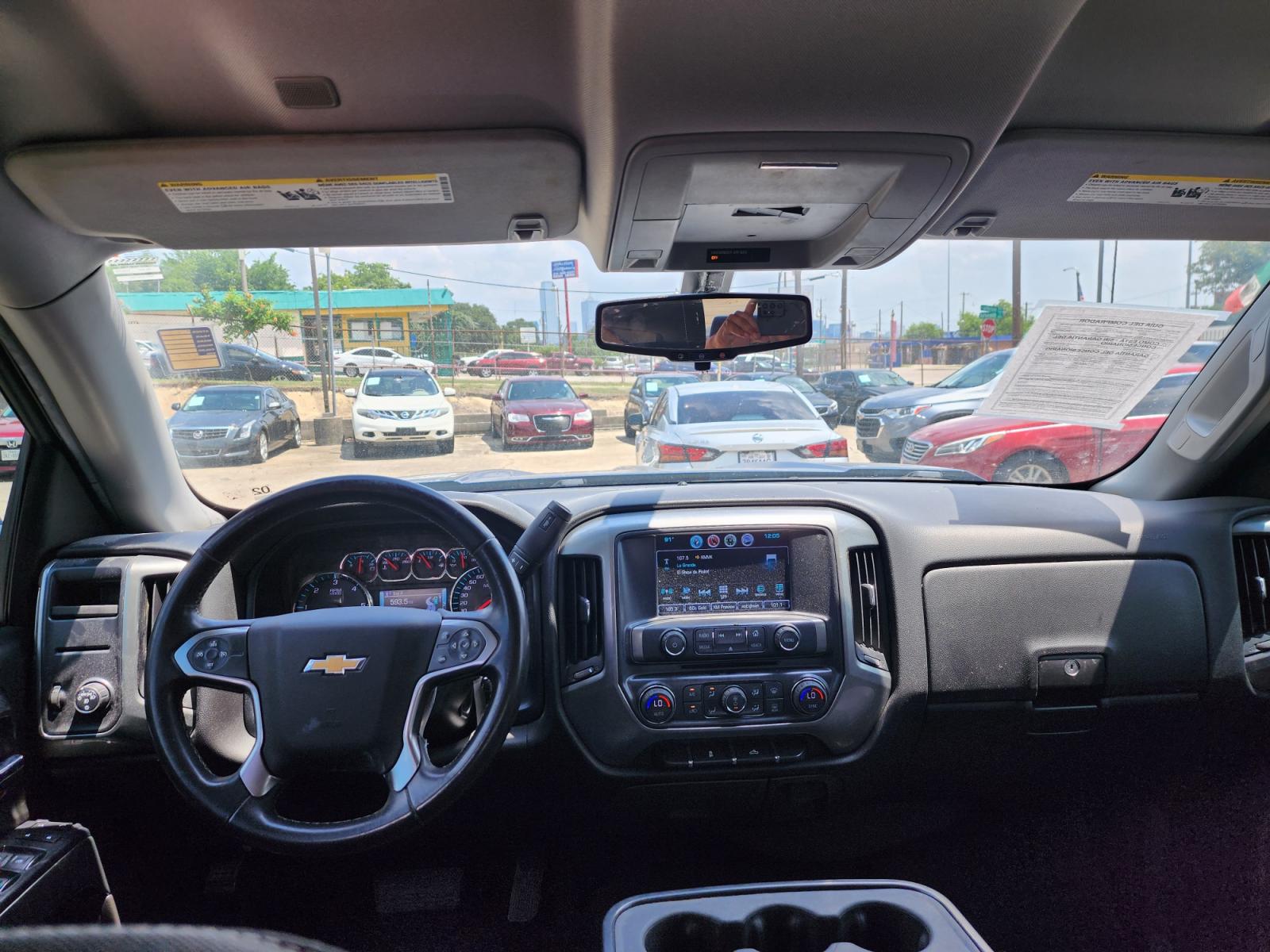 2018 Chevrolet Silverado 1500 LT Crew Cab 2WD (3GCPCREC8JG) with an 5.3L V8 OHV 16V engine, 6A transmission, located at 945 E. Jefferson Blvd, Dallas, TX, 75203, (214) 943-7777, 32.752514, -96.811630 - Photo #4