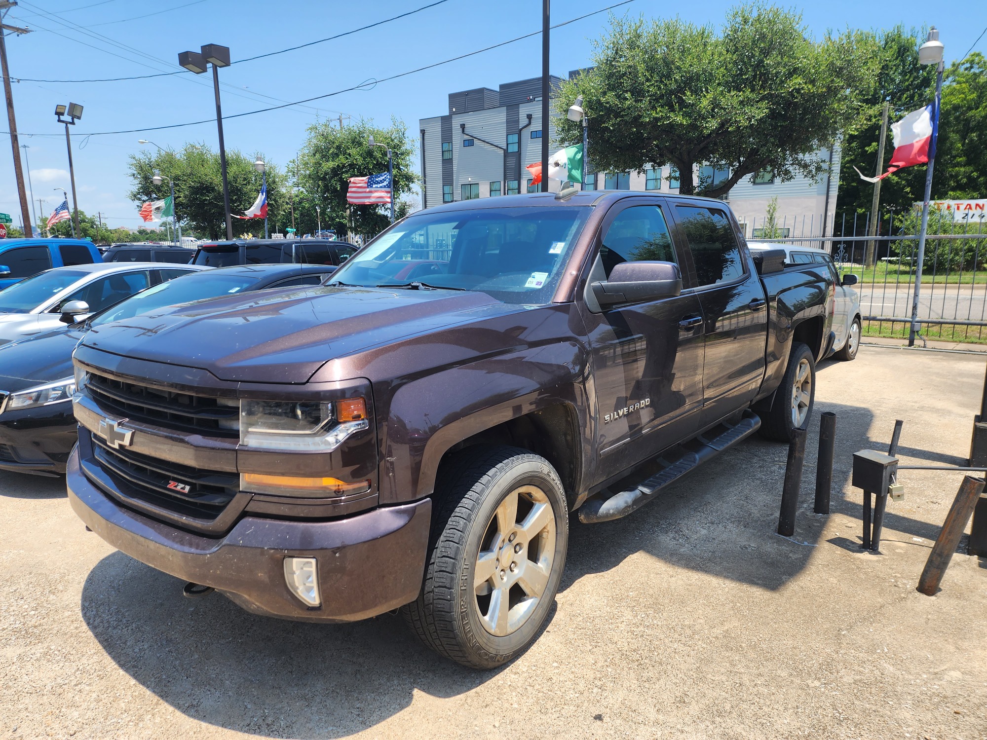 photo of 2016 Chevrolet Silverado 1500 LT Crew Cab 4WD