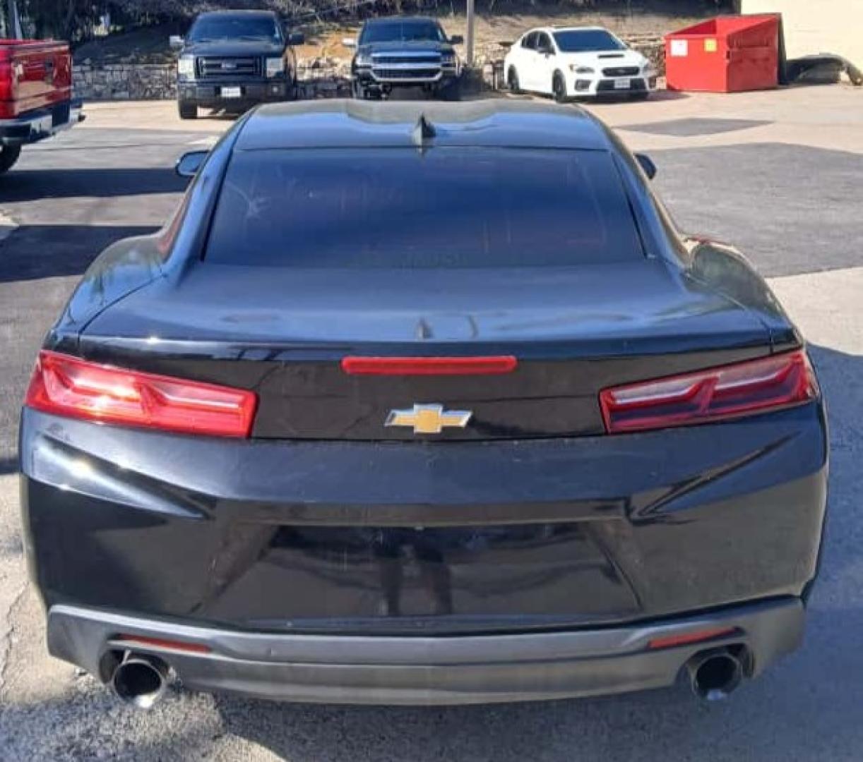 2017 Black Chevrolet Camaro 1LT Coupe (1G1FB1RS1H0) with an 3.6L V6 DOHC 24V engine, 6A transmission, located at 945 E. Jefferson Blvd, Dallas, TX, 75203, (214) 943-7777, 32.752514, -96.811630 - Photo#3