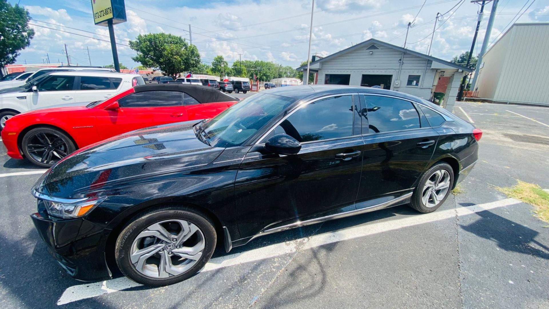 2018 Honda Accord EX CVT (1HGCV1F44JA) with an 1.5L L4 DOHC 16V engine, CVT transmission, located at 945 E. Jefferson Blvd, Dallas, TX, 75203, (214) 943-7777, 32.752514, -96.811630 - Photo#1