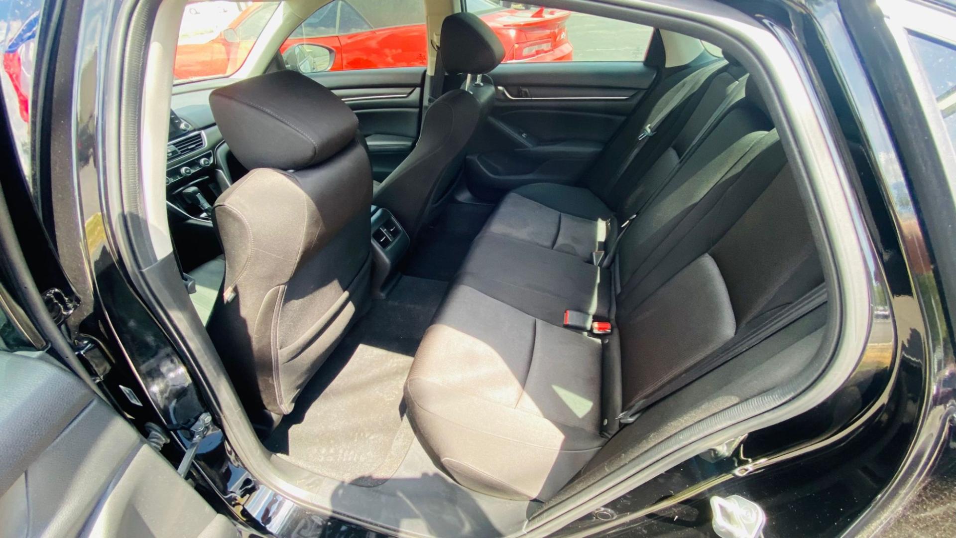 2018 Honda Accord EX CVT (1HGCV1F44JA) with an 1.5L L4 DOHC 16V engine, CVT transmission, located at 945 E. Jefferson Blvd, Dallas, TX, 75203, (214) 943-7777, 32.752514, -96.811630 - Photo#4