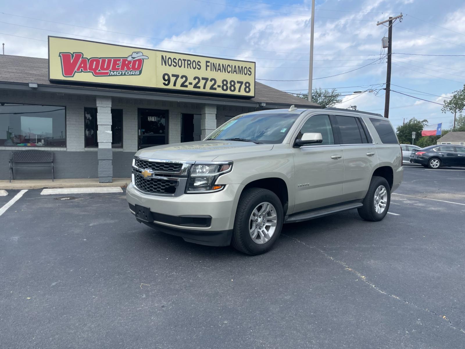 2015 Chevrolet Tahoe LS 2WD (1GNSCAKCXFR) with an 5.3L V8 OHV 16V engine, 6-Speed Automatic transmission, located at 301 S.first st, garland , TX, 75040, (972) 272-8878, 32.910500, -96.631042 - Photo #0