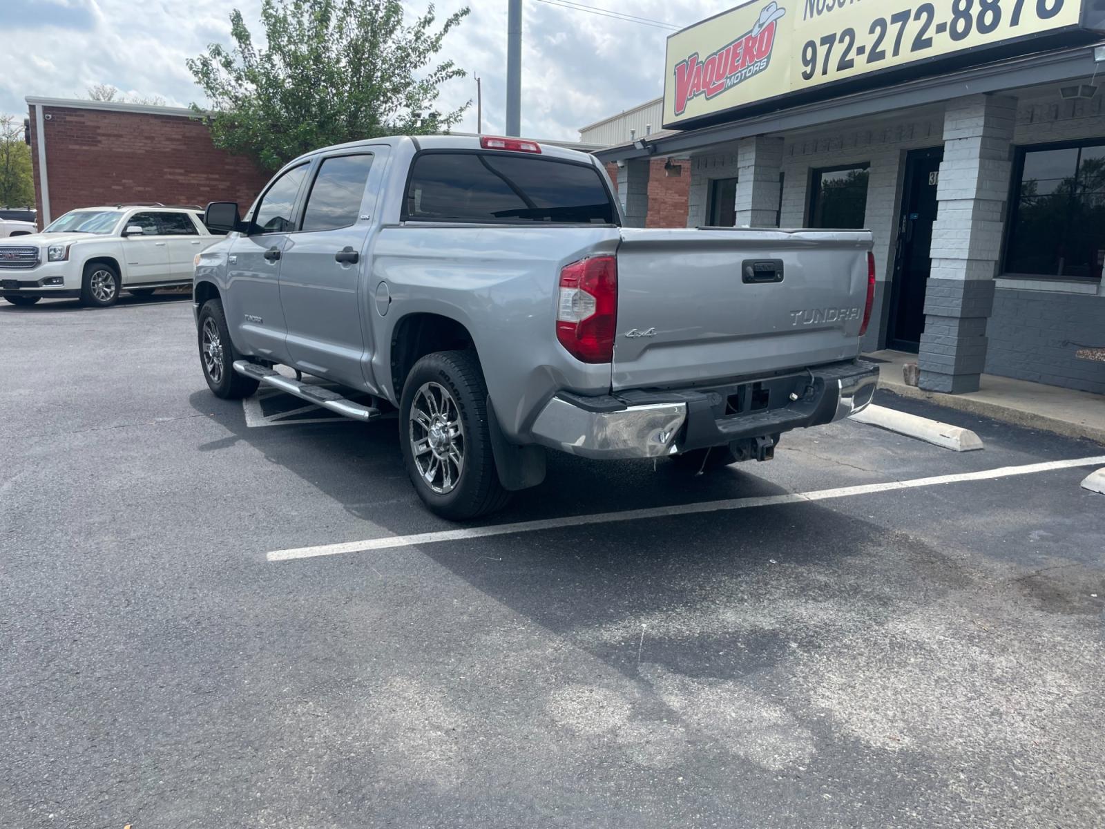2015 Toyota Tundra SR5 5.7L V8 FFV CrewMax 4WD (5TFDW5F15FX) with an 5.7L V8 DOHC 32V FFV engine, 6-Speed Automatic transmission, located at 301 S.first st, garland , TX, 75040, (972) 272-8878, 32.910500, -96.631042 - Photo #1