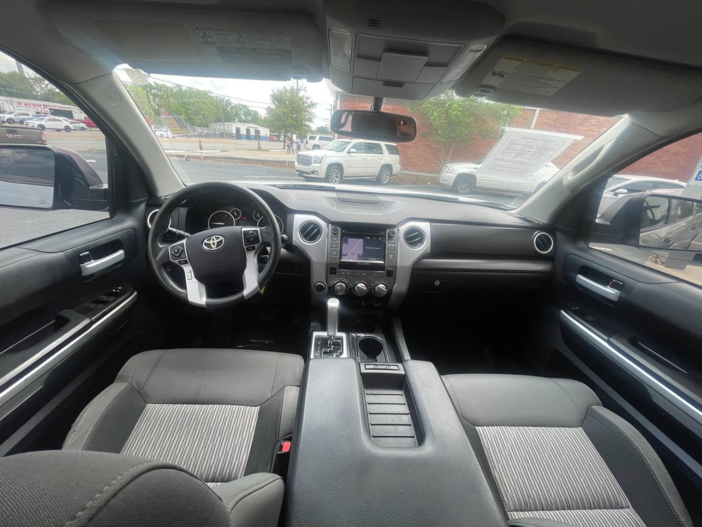2015 Toyota Tundra SR5 5.7L V8 FFV CrewMax 4WD (5TFDW5F15FX) with an 5.7L V8 DOHC 32V FFV engine, 6-Speed Automatic transmission, located at 301 S.first st, garland , TX, 75040, (972) 272-8878, 32.910500, -96.631042 - Photo#4