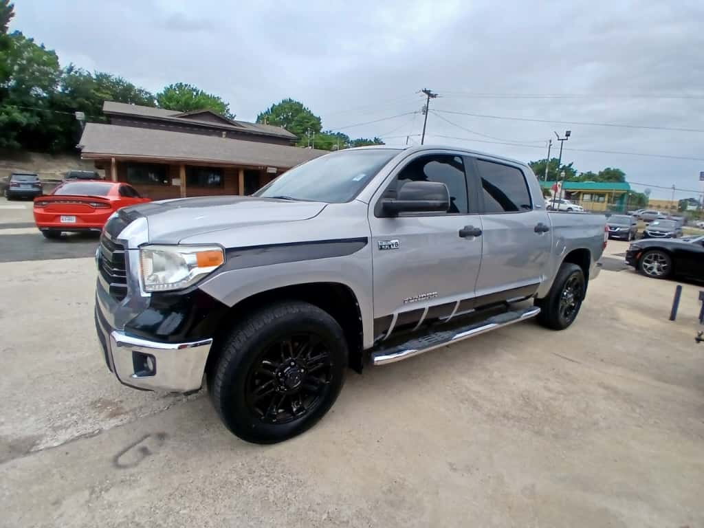 photo of 2015 Toyota Tundra SR5 5.7L V8 FFV CrewMax 4WD