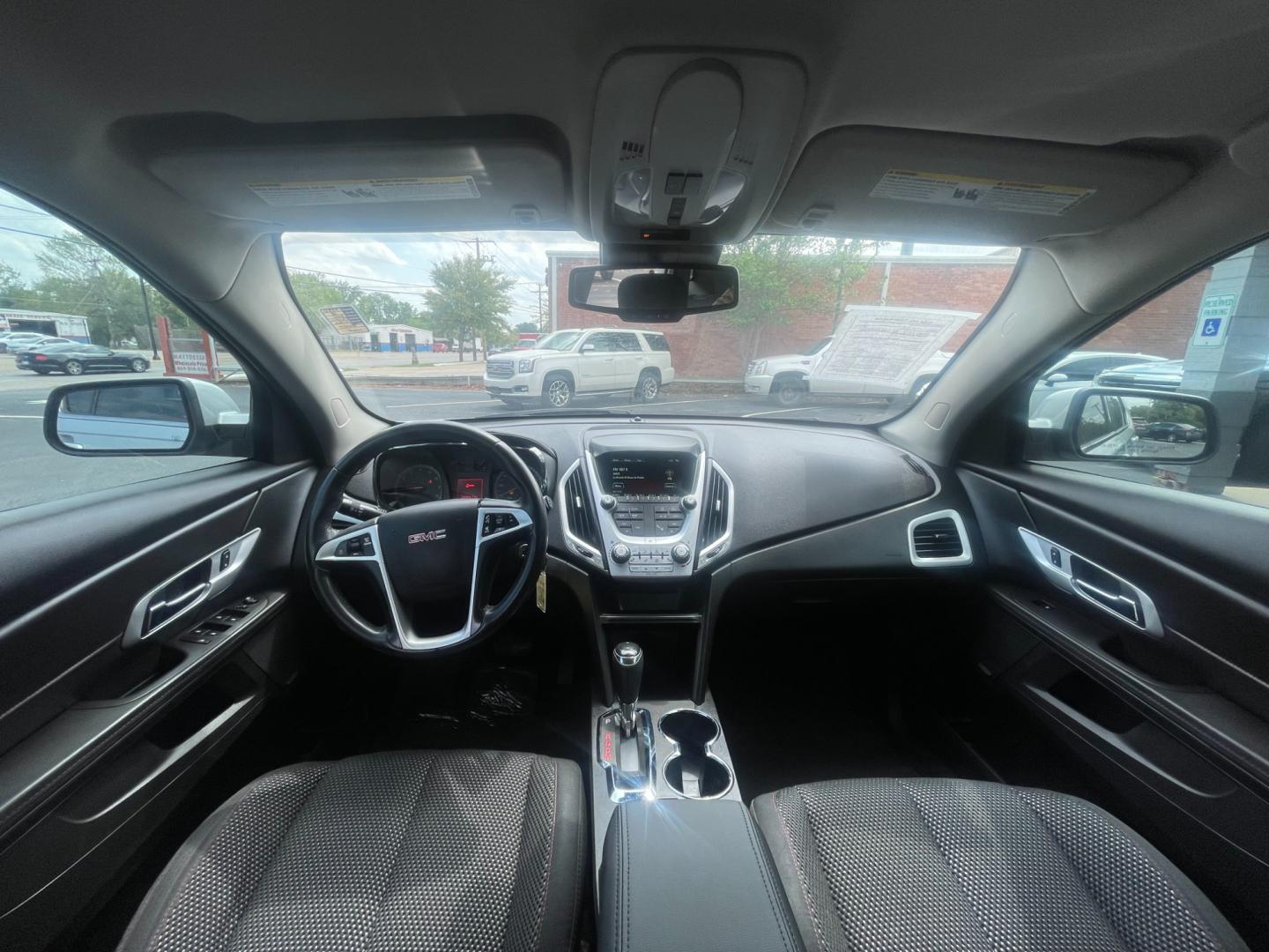 2016 GMC Terrain SLE2 FWD (2GKFLNE3XG6) with an 3.6L V6 DOHC 24V engine, 6A transmission, located at 945 E. Jefferson Blvd, Dallas, TX, 75203, (214) 943-7777, 32.752514, -96.811630 - Photo#4