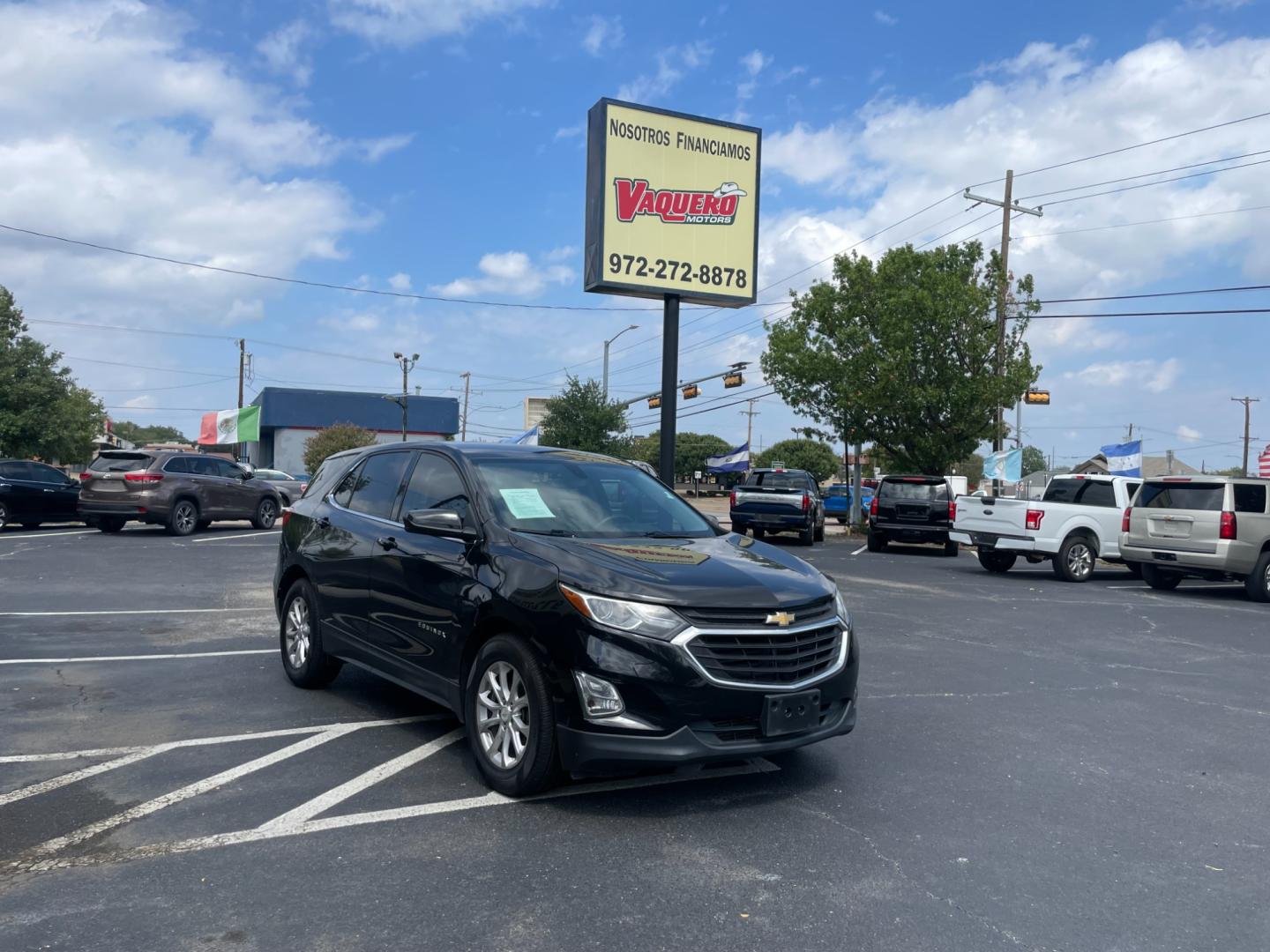 2018 Chevrolet Equinox LT 2WD (2GNAXJEV3J6) with an 1.5L L4 DIR DOHC 16V TURBO engine, 6A transmission, located at 301 S.first st, garland , TX, 75040, (972) 272-8878, 32.910500, -96.631042 - Photo#3