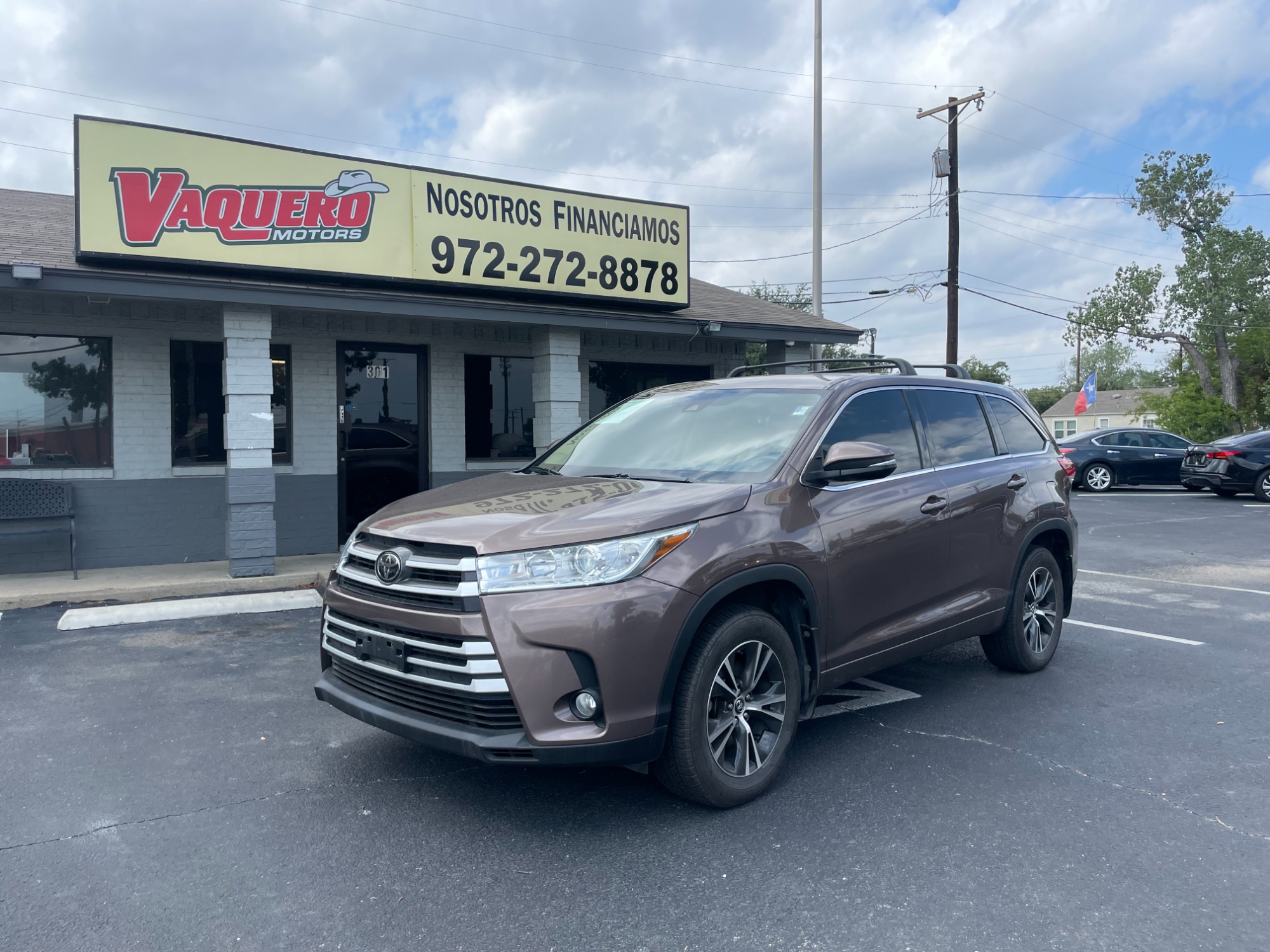 photo of 2018 Toyota Highlander LE Plus AWD V6