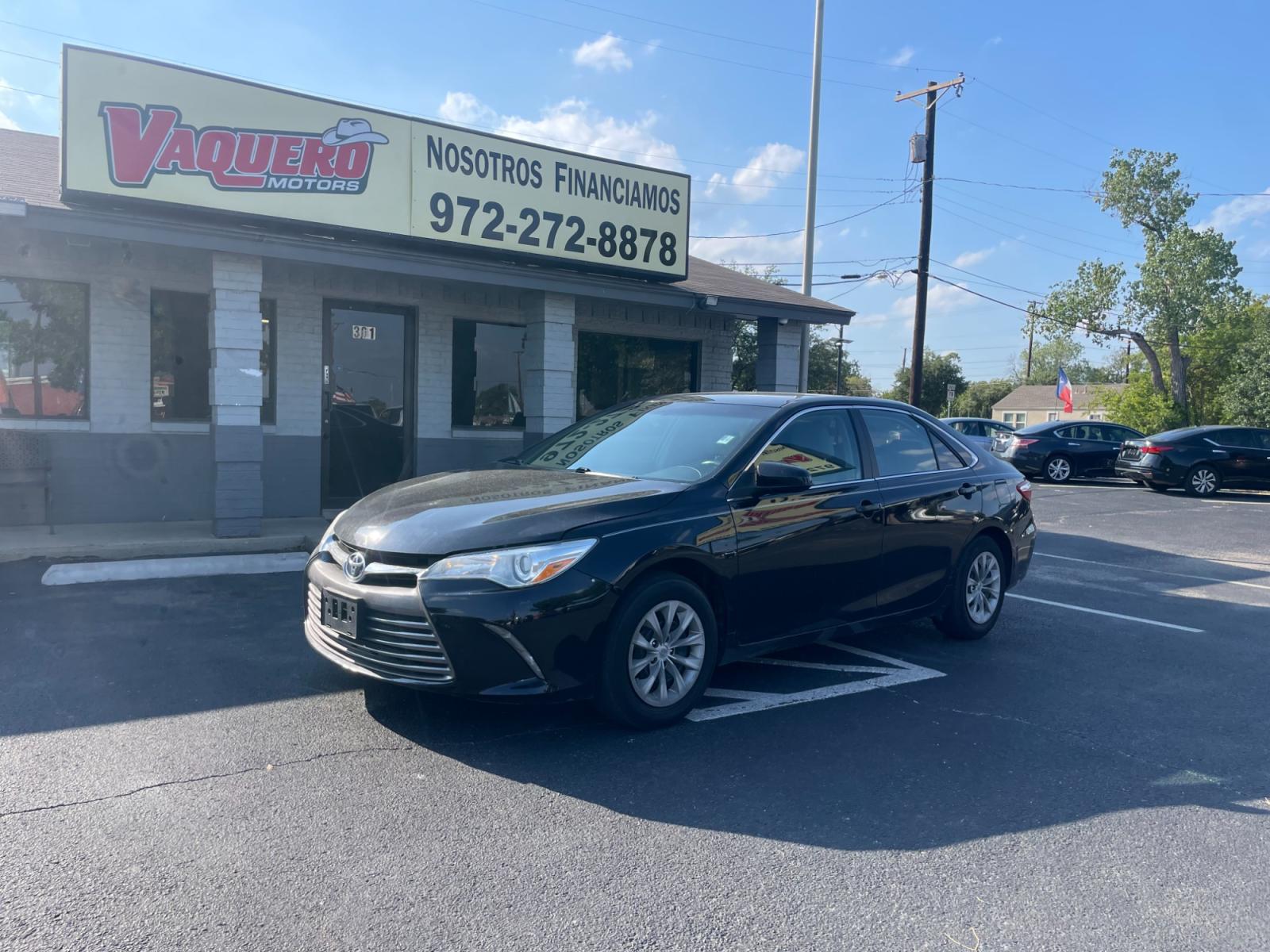 2015 Toyota Camry SE (4T1BF1FKXFU) with an 2.5L L4 DOHC 16V engine, 6-Speed Automatic transmission, located at 301 S.first st, garland , TX, 75040, (972) 272-8878, 32.910500, -96.631042 - Photo #0