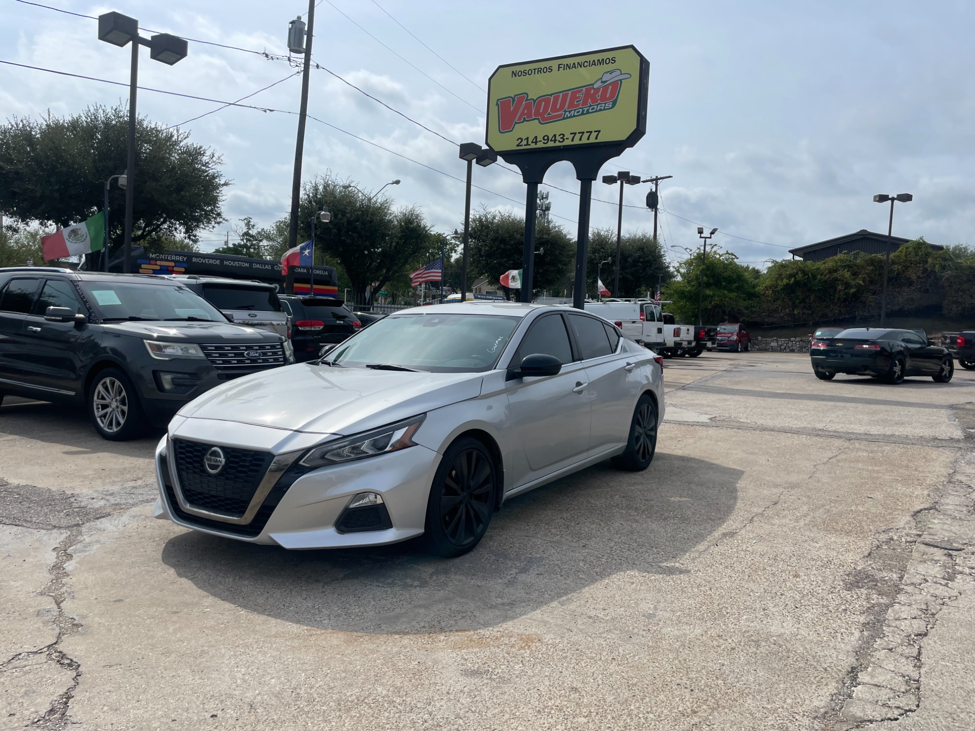 photo of 2020 Nissan Altima 2.5 SR