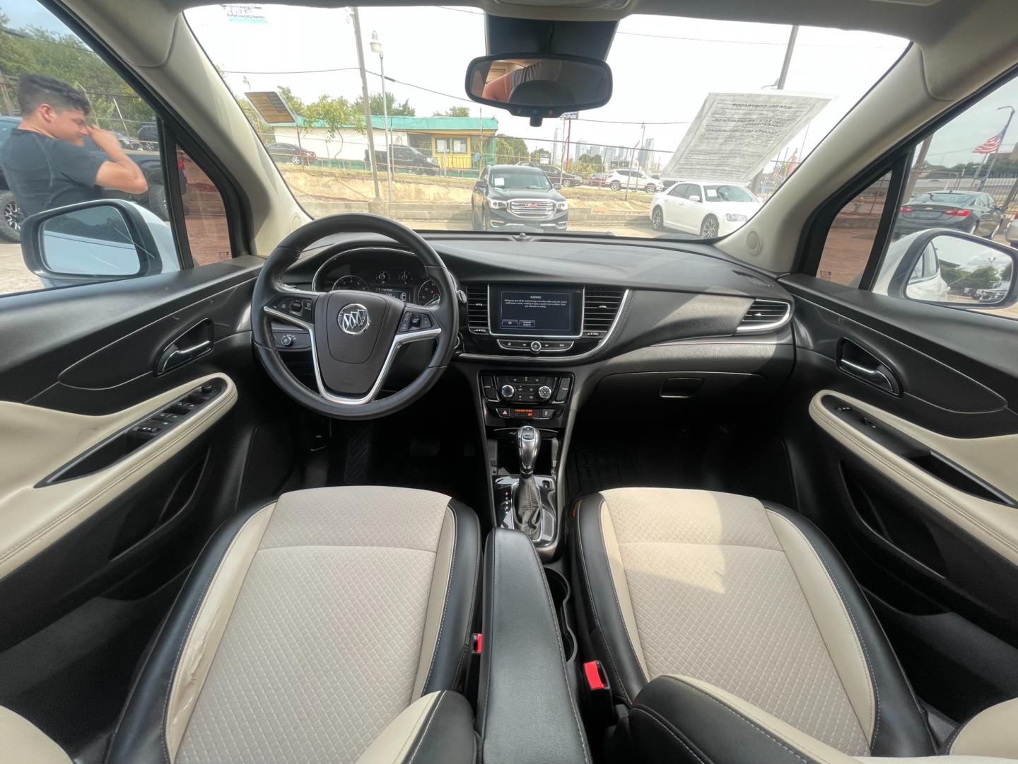 2018 Buick Encore Preferred FWD (KL4CJASB5JB) with an 1.4L L4 DOHC 16V TURBO engine, 6A transmission, located at 945 E. Jefferson Blvd, Dallas, TX, 75203, (214) 943-7777, 32.752514, -96.811630 - Photo#4
