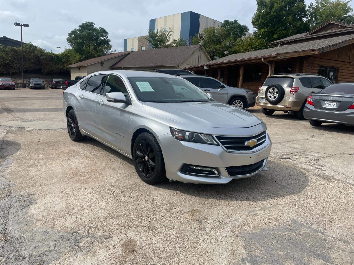 2019 Chevrolet Impala LT (1G11Z5SA1KU) with an 2.5L L4 DOHC 16V engine, 6A transmission, located at 945 E. Jefferson Blvd, Dallas, TX, 75203, (214) 943-7777, 32.752514, -96.811630 - Photo#3