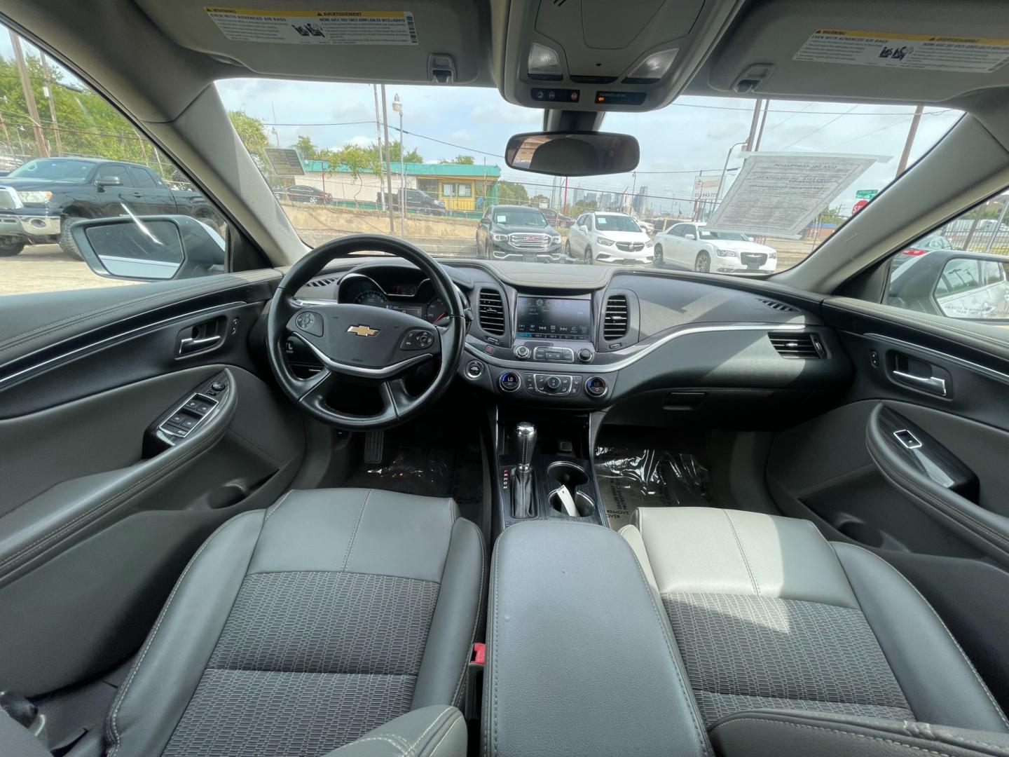 2019 Chevrolet Impala LT (1G11Z5SA1KU) with an 2.5L L4 DOHC 16V engine, 6A transmission, located at 945 E. Jefferson Blvd, Dallas, TX, 75203, (214) 943-7777, 32.752514, -96.811630 - Photo#4