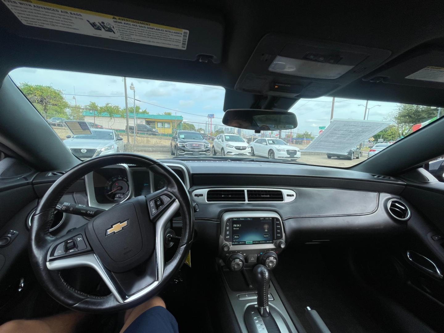 2015 Chevrolet Camaro 1LT Coupe (2G1FD1E36F9) with an 3.6L V6 DOHC 24V FFV engine, 6-Speed Automatic transmission, located at 945 E. Jefferson Blvd, Dallas, TX, 75203, (214) 943-7777, 32.752514, -96.811630 - Photo#4