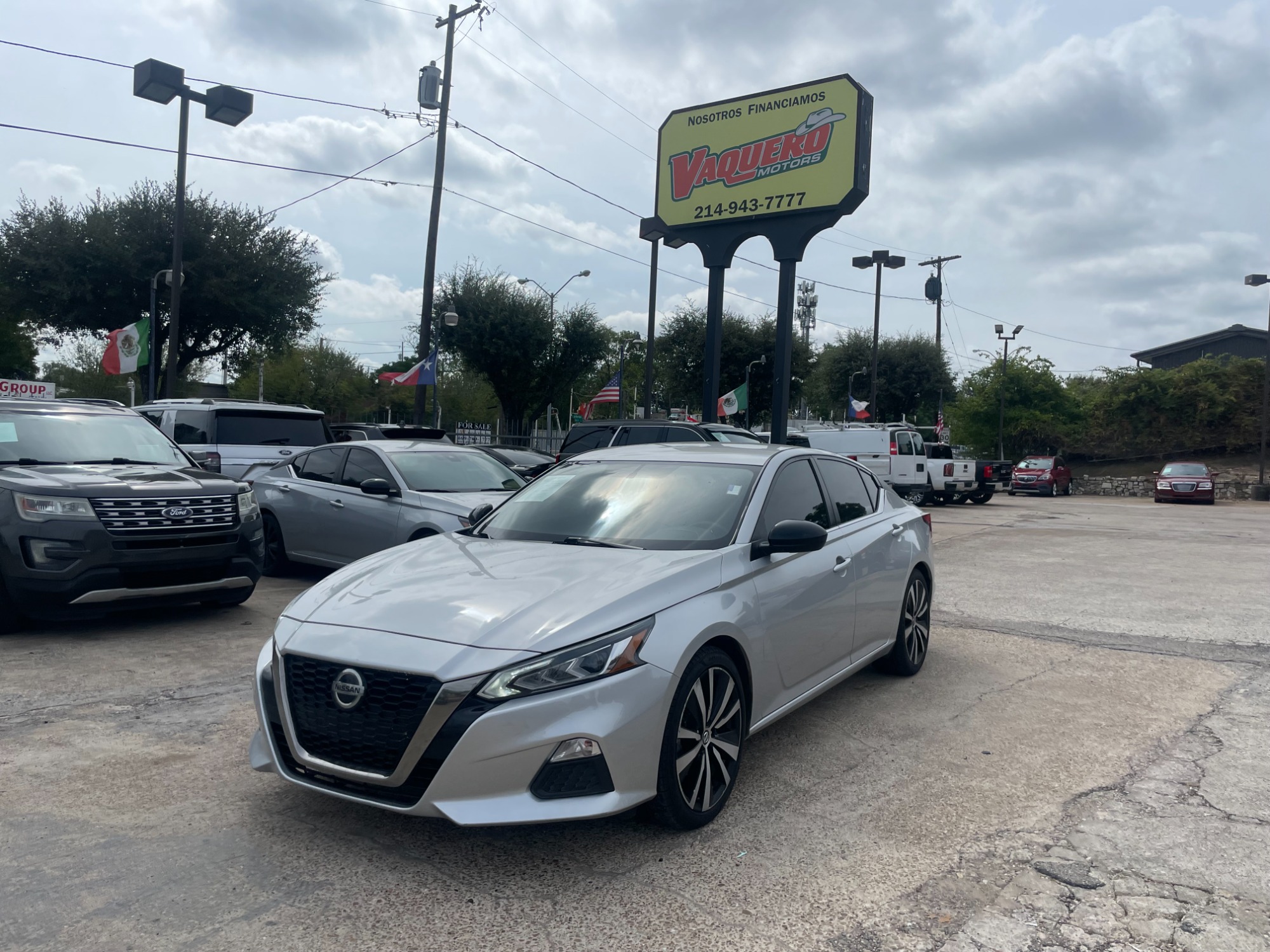 photo of 2019 Nissan Altima 2.5 SR