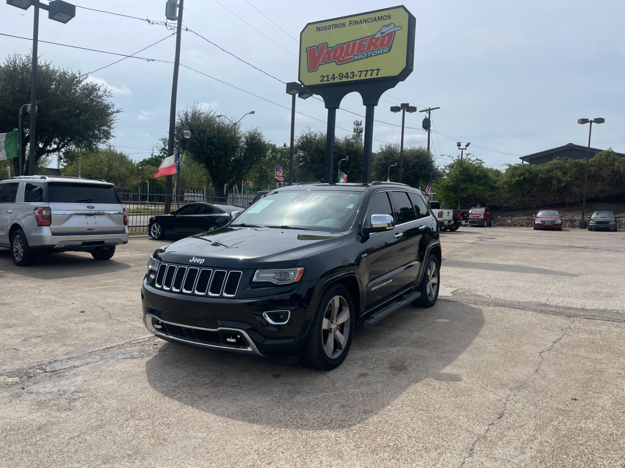 photo of 2014 Jeep Grand Cherokee Overland 4WD