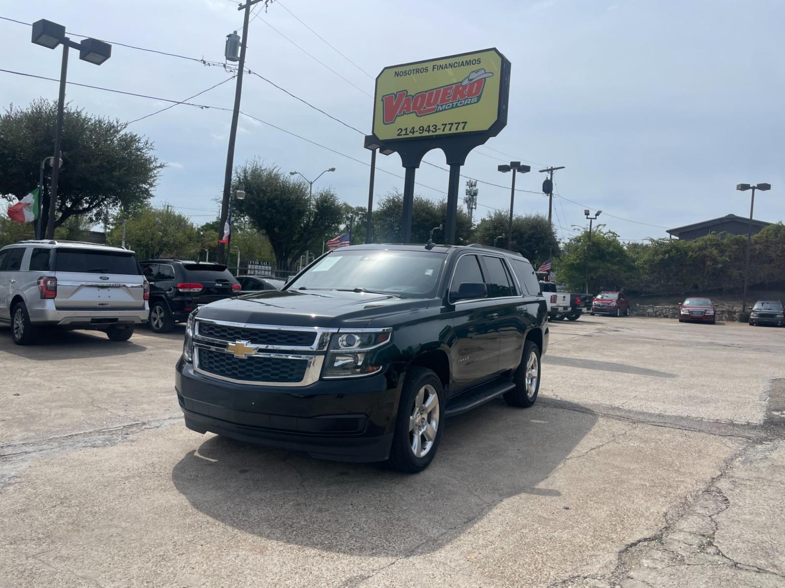 2015 Chevrolet Tahoe LT 4WD (1GNSKBKC6FR) with an 5.3L V8 OHV 16V engine, 6-Speed Automatic transmission, located at 945 E. Jefferson Blvd, Dallas, TX, 75203, (214) 943-7777, 32.752514, -96.811630 - Photo #0