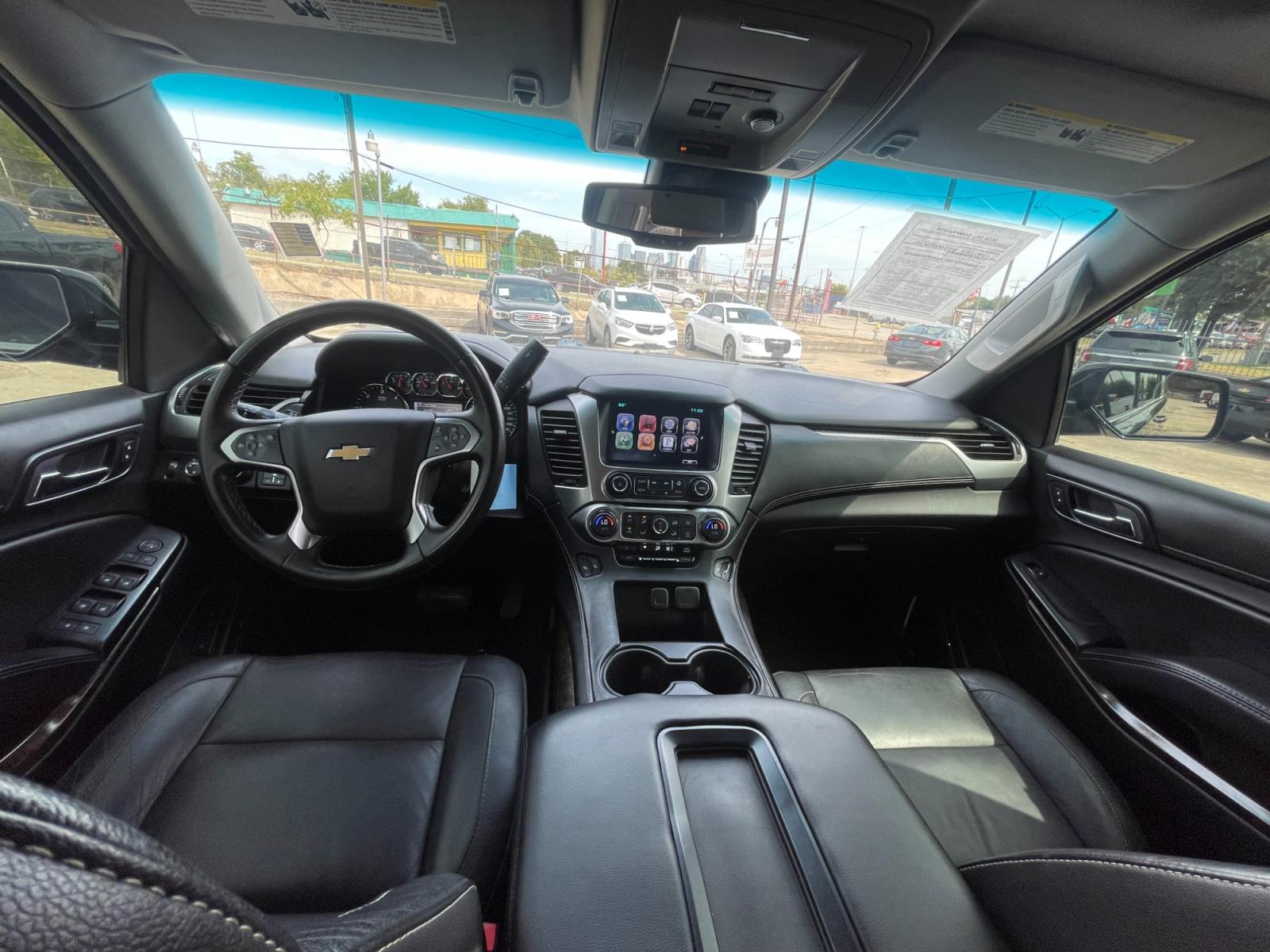 2015 Chevrolet Tahoe LT 4WD (1GNSKBKC6FR) with an 5.3L V8 OHV 16V engine, 6-Speed Automatic transmission, located at 945 E. Jefferson Blvd, Dallas, TX, 75203, (214) 943-7777, 32.752514, -96.811630 - Photo #4