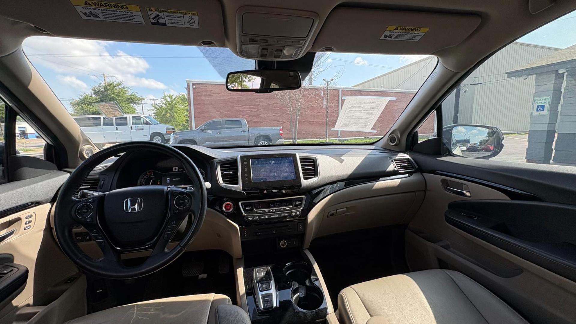 2016 White Honda Pilot Touring 2WD (5FNYF5H98GB) with an 3.5L V6 SOHC 24V engine, 9-Speed Automatic transmission, located at 945 E. Jefferson Blvd, Dallas, TX, 75203, (214) 943-7777, 32.752514, -96.811630 - Photo#4