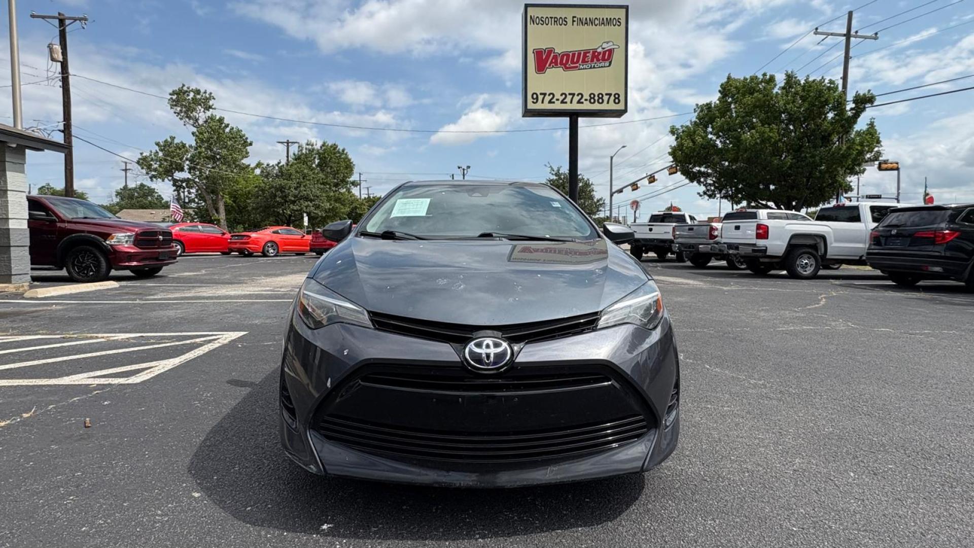 2018 Gray Toyota Corolla SE 6M (5YFBURHE7JP) with an 1.8L L4 DOHC 16V engine, 6M transmission, located at 945 E. Jefferson Blvd, Dallas, TX, 75203, (214) 943-7777, 32.752514, -96.811630 - Photo#1