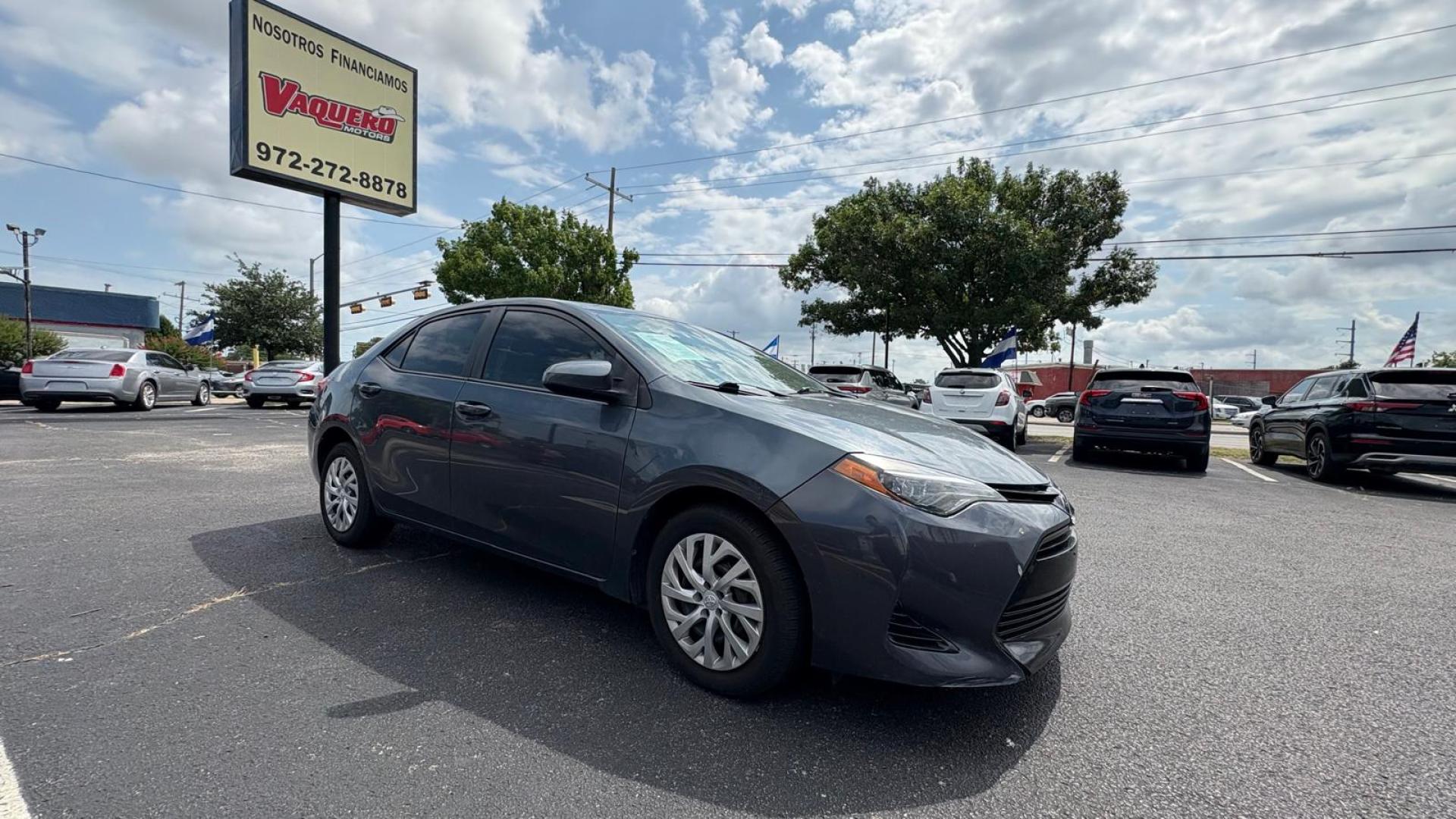 2018 Gray Toyota Corolla SE 6M (5YFBURHE7JP) with an 1.8L L4 DOHC 16V engine, 6M transmission, located at 945 E. Jefferson Blvd, Dallas, TX, 75203, (214) 943-7777, 32.752514, -96.811630 - Photo#2