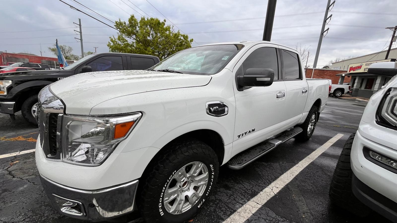 photo of 2017 Nissan Titan S Crew Cab 2WD