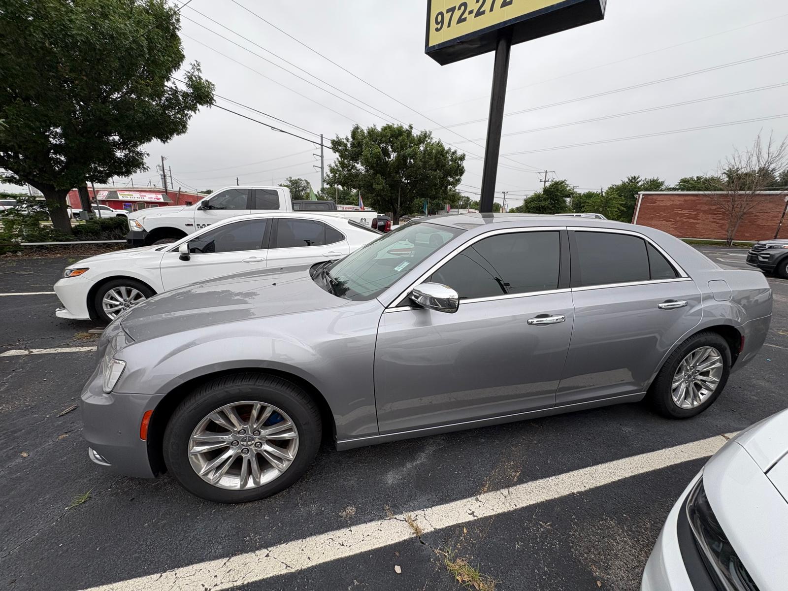 photo of 2017 Chrysler 300 Limited RWD