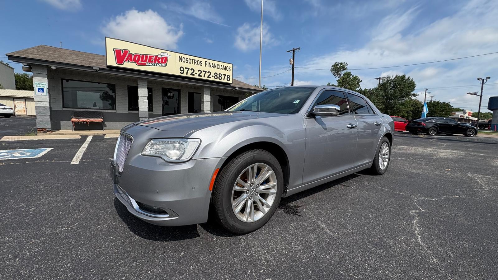 photo of 2017 Chrysler 300 Limited RWD