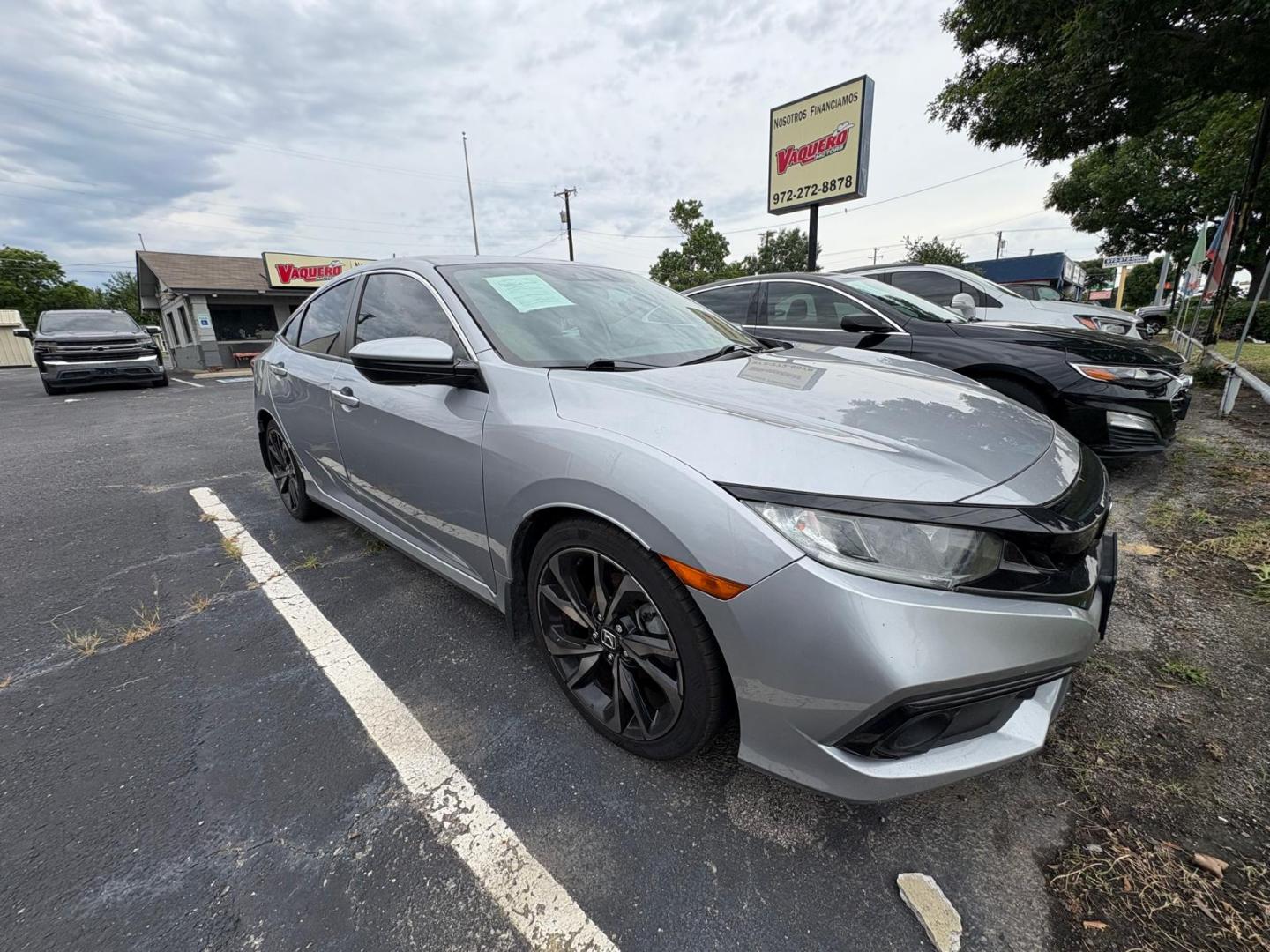2019 Silver Honda Civic EX Honda Sensing Sedan CVT (2HGFC2F83KH) with an 2.0L L4 DOHC 16V engine, CVT transmission, located at 945 E. Jefferson Blvd, Dallas, TX, 75203, (214) 943-7777, 32.752514, -96.811630 - Photo#2