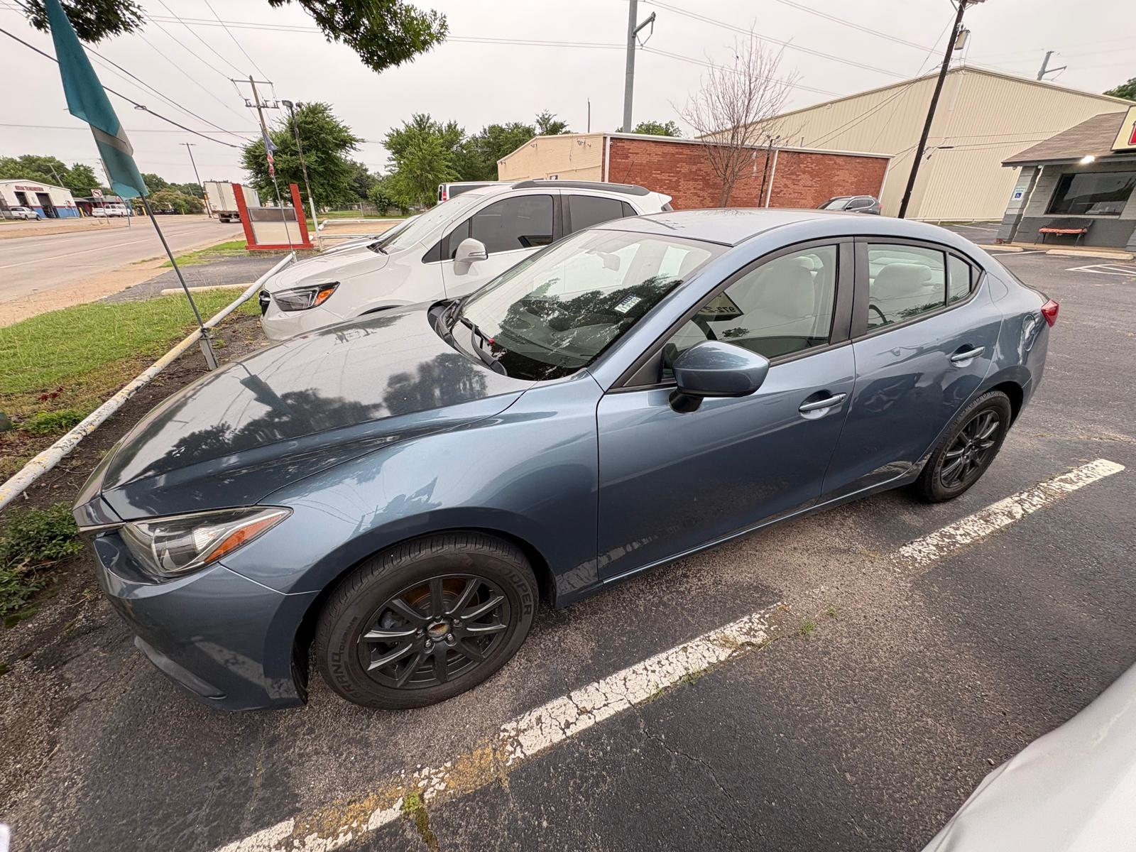 photo of 2015 Mazda MAZDA3 i Sport AT 4-Door