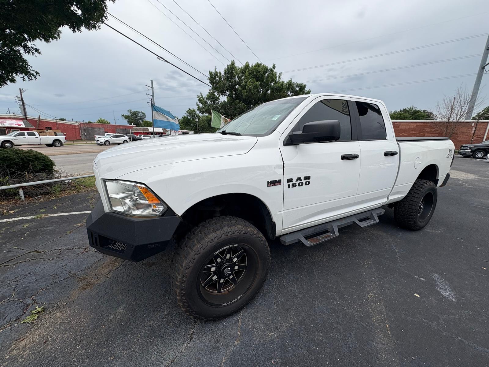 photo of 2017 RAM 1500 SLT Quad Cab 4WD