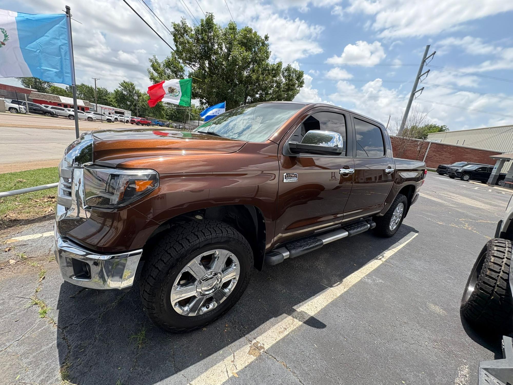 photo of 2014 Toyota Tundra Platinum CrewMax 5.7L FFV 4WD
