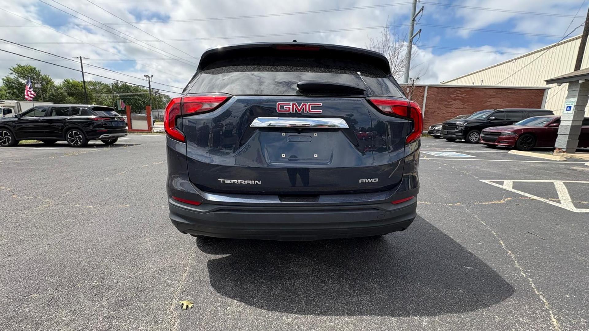 2018 Blue GMC Terrain SLE AWD (3GKALTEV2JL) with an 1.4L L4 DOHC 16V TURBO engine, 6A transmission, located at 945 E. Jefferson Blvd, Dallas, TX, 75203, (214) 943-7777, 32.752514, -96.811630 - Photo#3