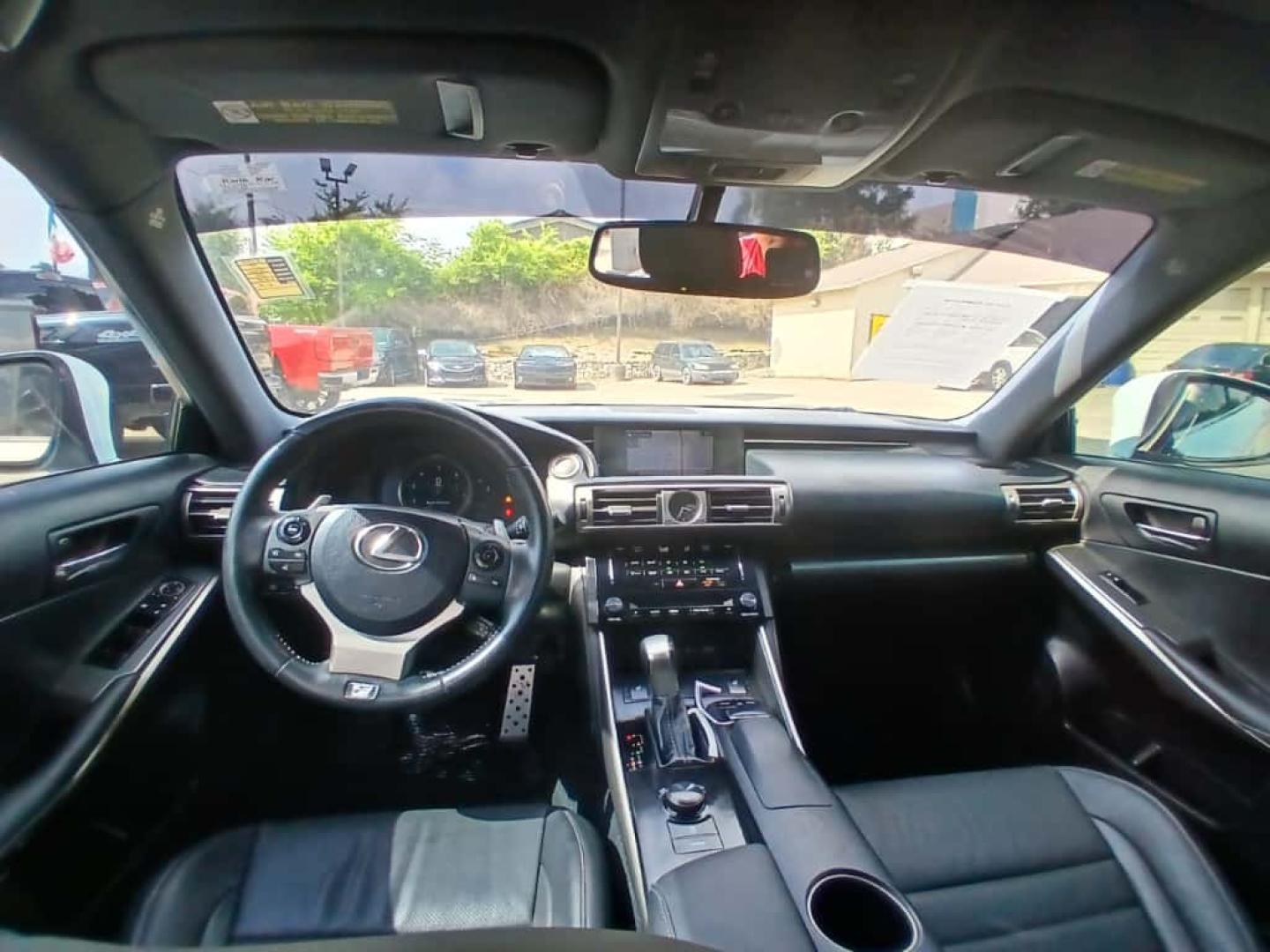 2014 White Lexus IS 250 RWD (JTHBF1D20E5) with an 2.5L V6 24V DOHC engine, 6-Speed Automatic transmission, located at 945 E. Jefferson Blvd, Dallas, TX, 75203, (214) 943-7777, 32.752514, -96.811630 - Photo#4